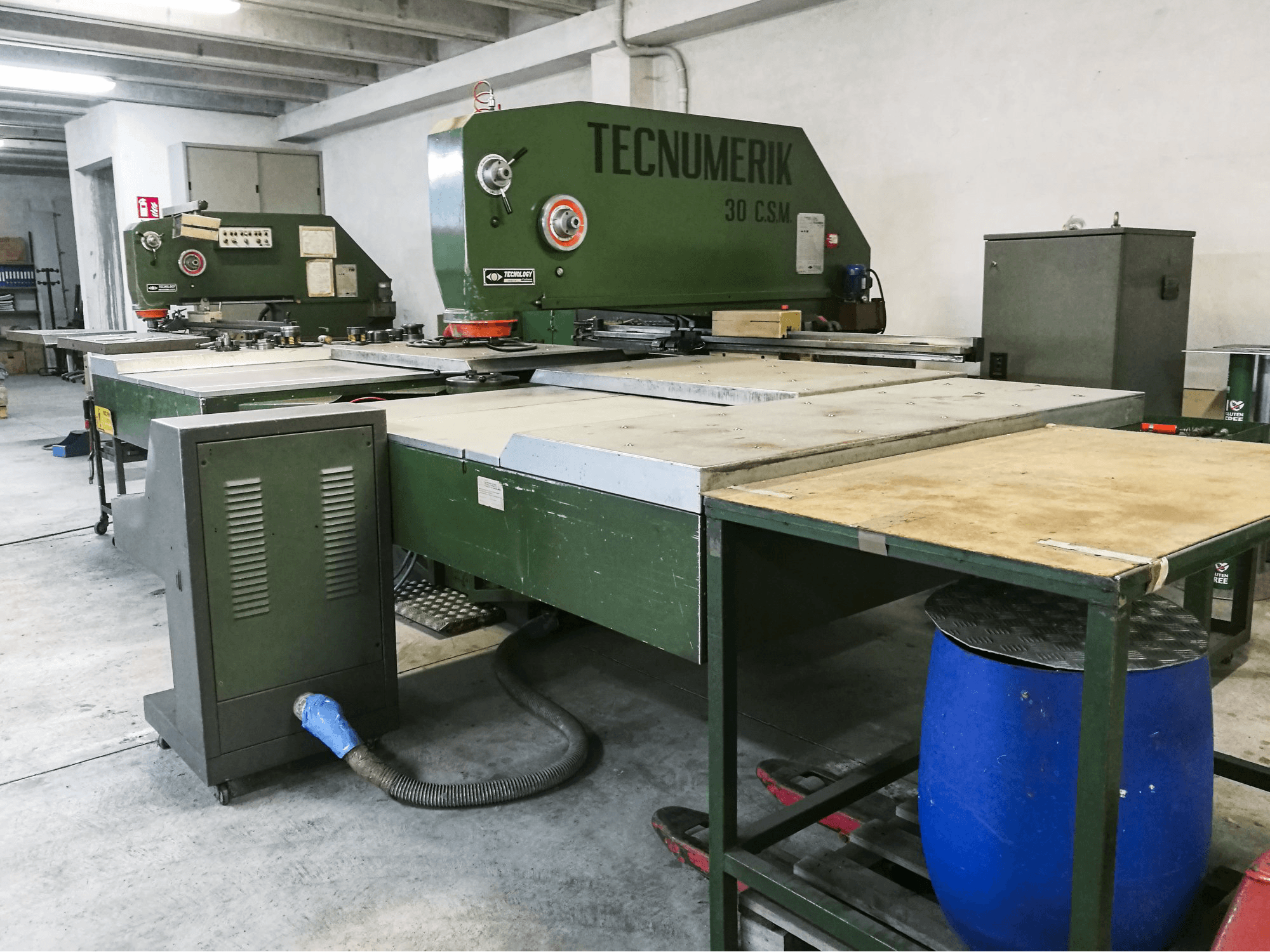 Right view of Tecnology Tecnumerik 30 C.S.M. machine