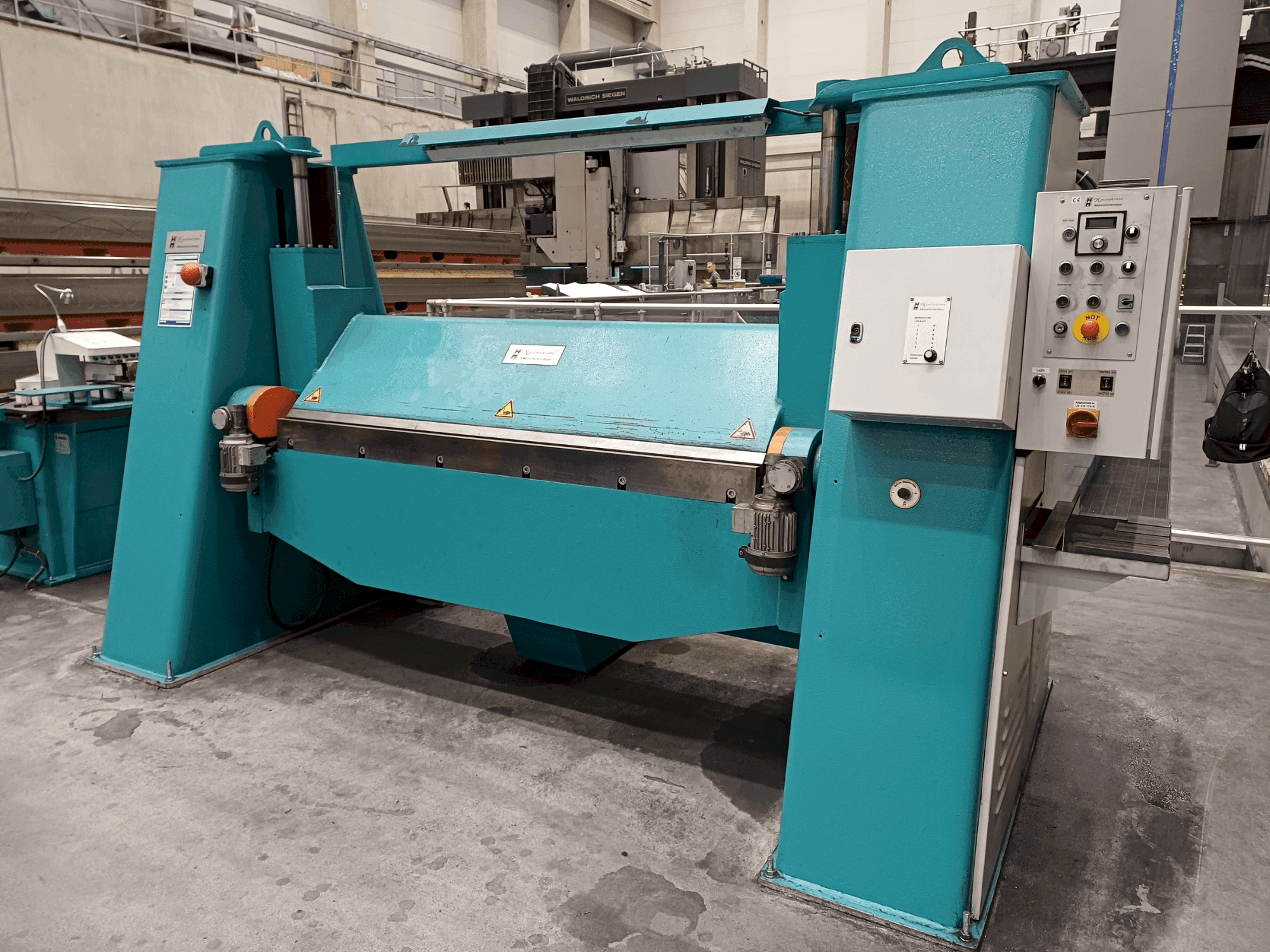 Vue de face de la machine DR. HOCHSTRATE 2000/6