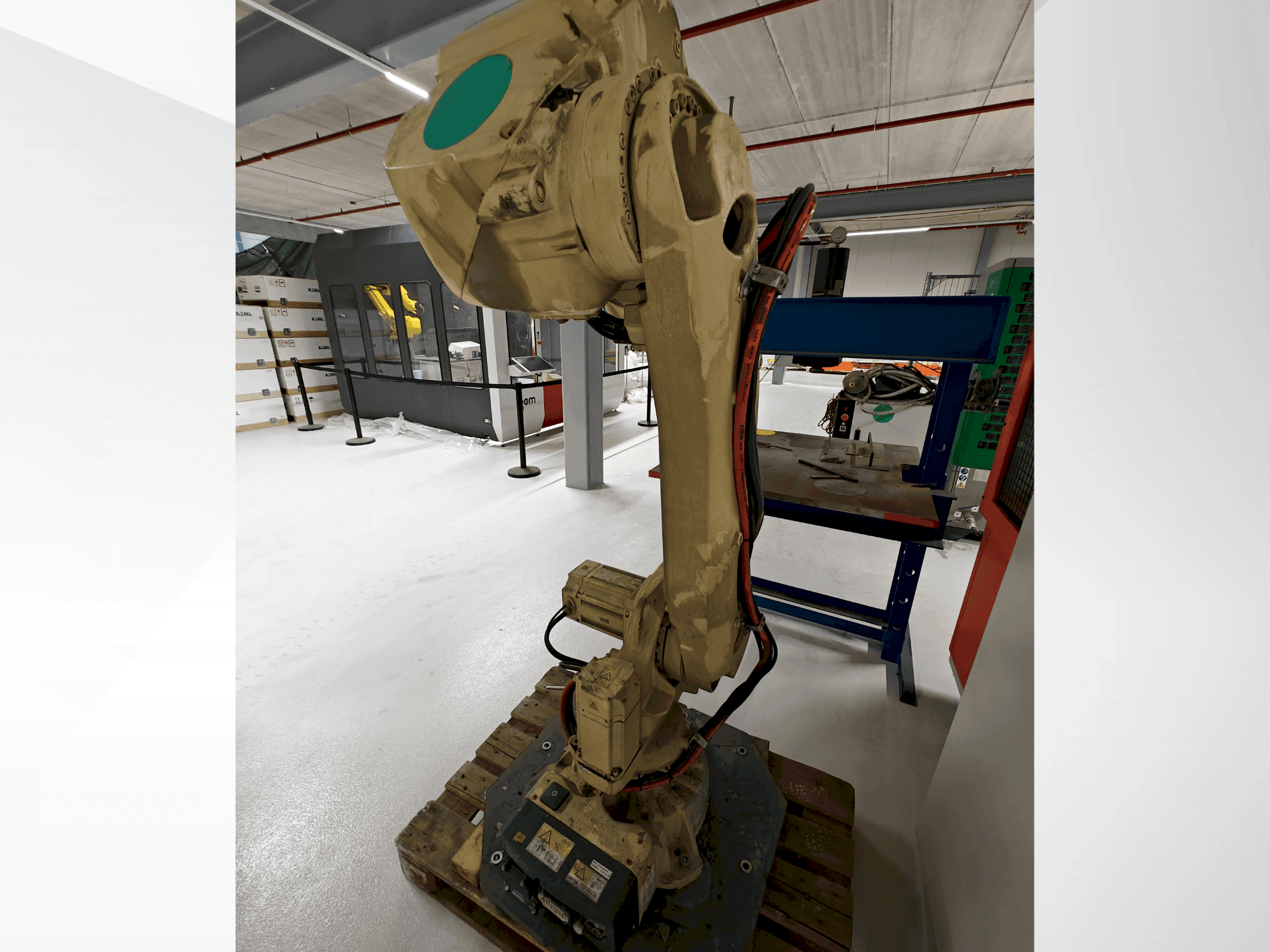 Vue de face de la machine ABB IRB 4600 M2004