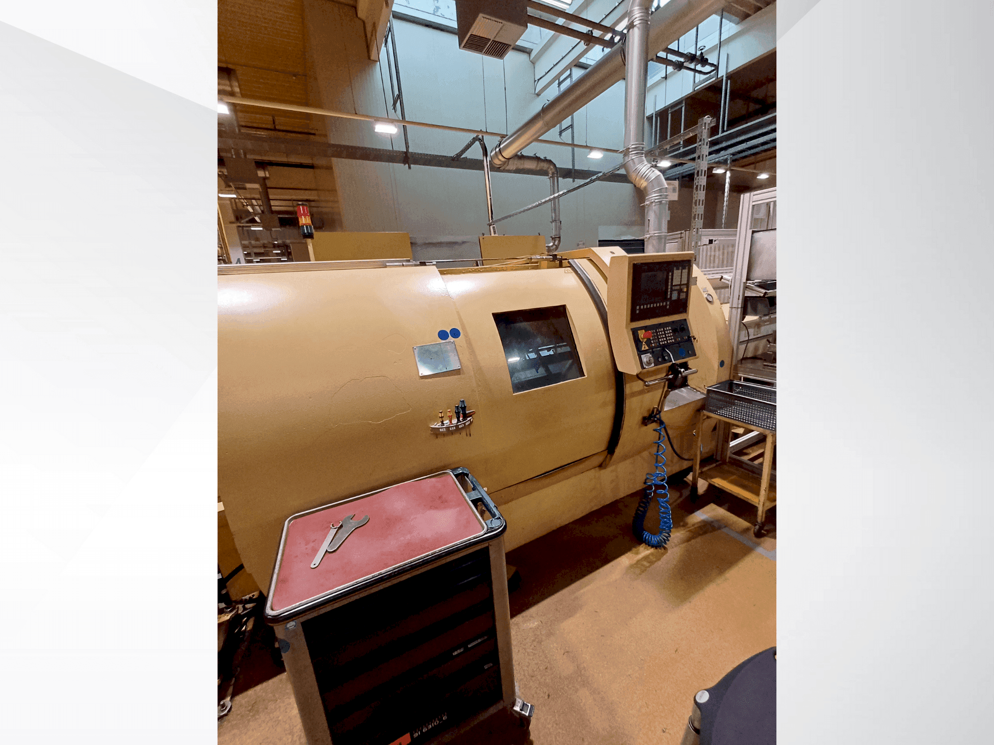 Vue de face de la machine TRENS SBL500 CNC