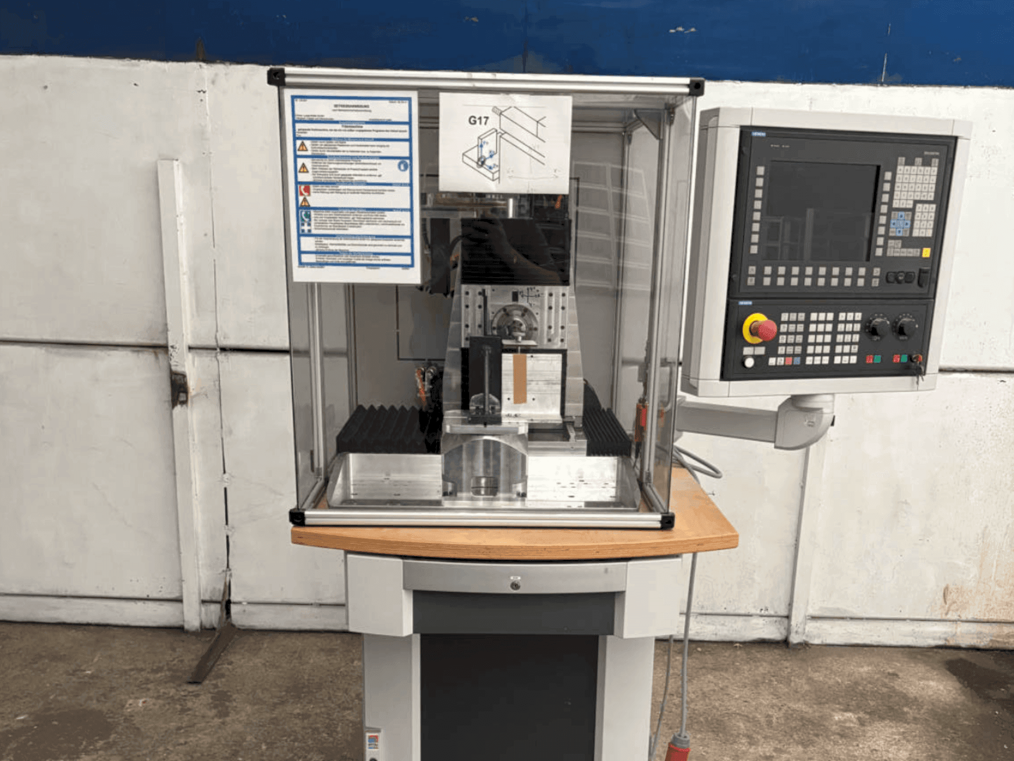 Vue de face de la machine HELLER PT 16