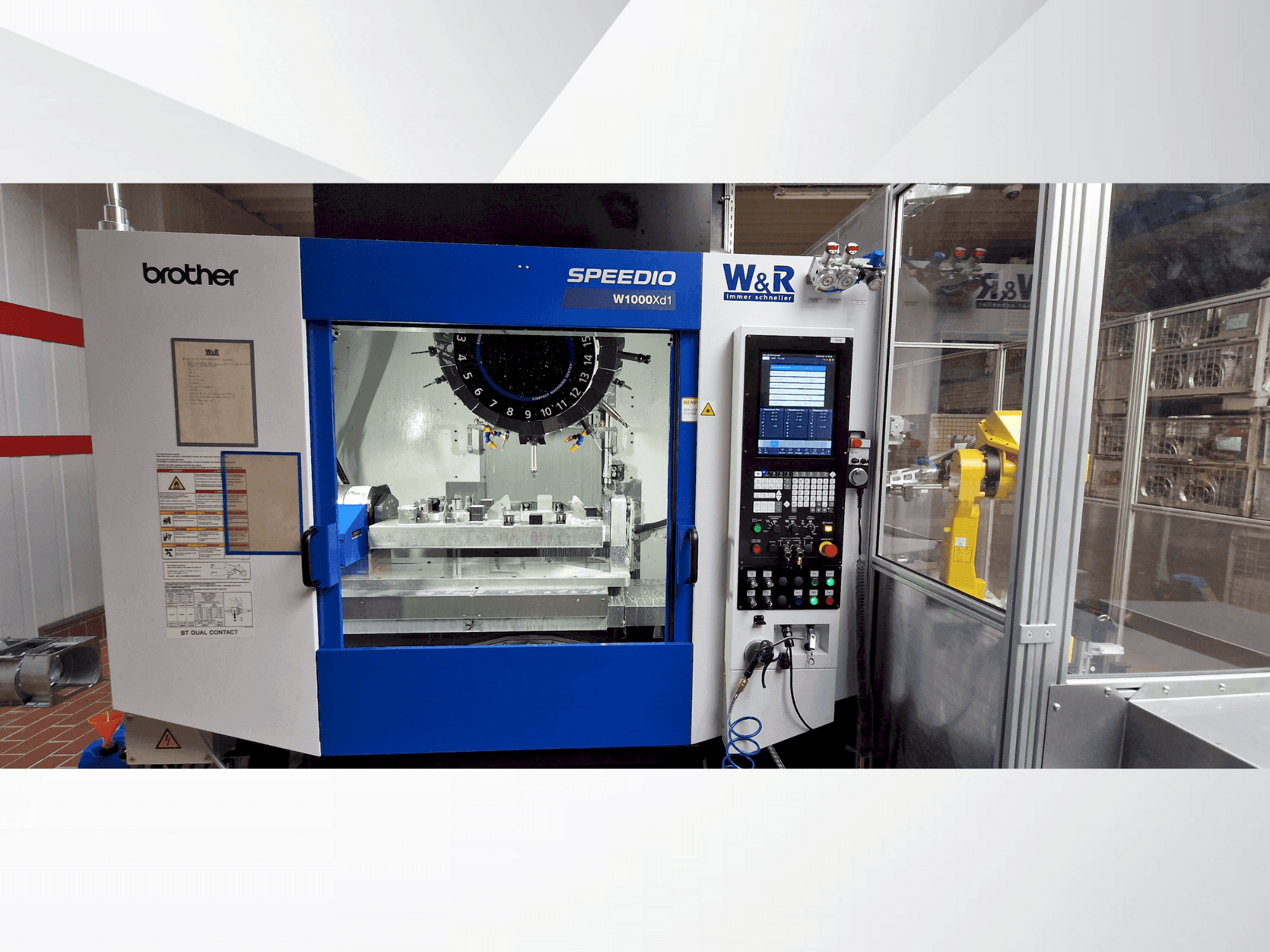 Vue de face de la machine Brother Speedio W1000Xd1