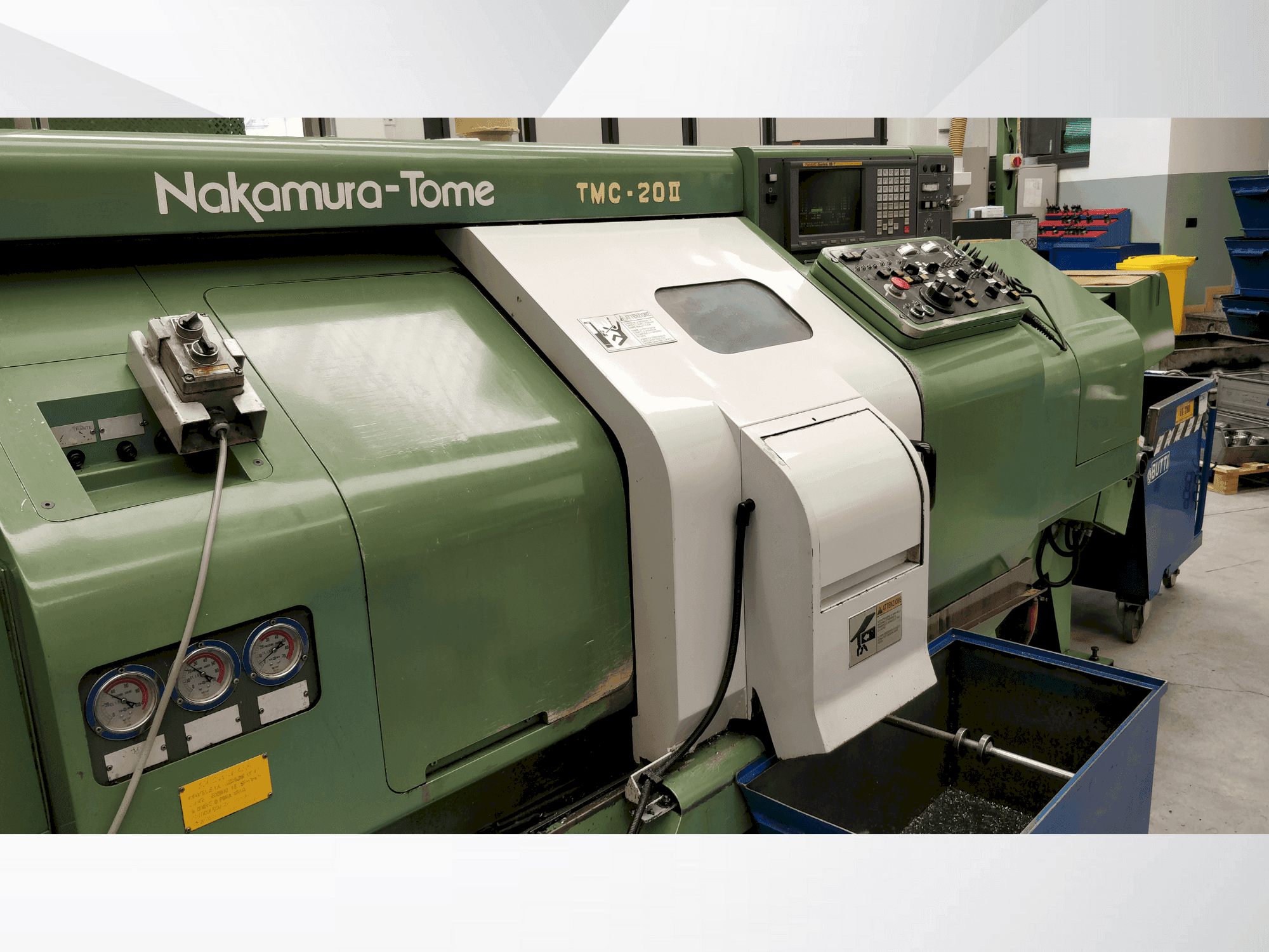 Vue de face de la machine NAKAMURA-TOME TMC20-II