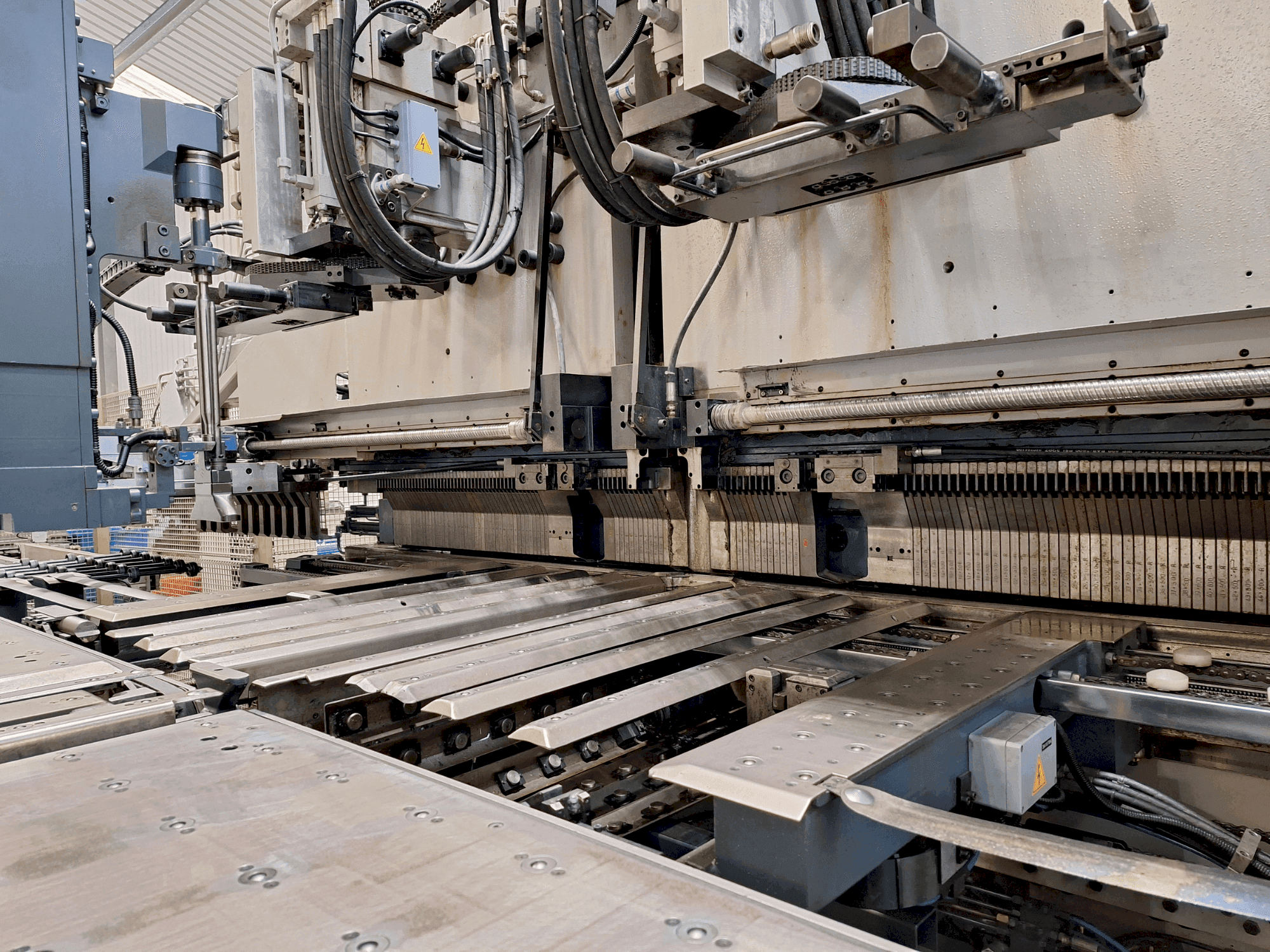 Vue de face de la machine Salvagnini P4-2220