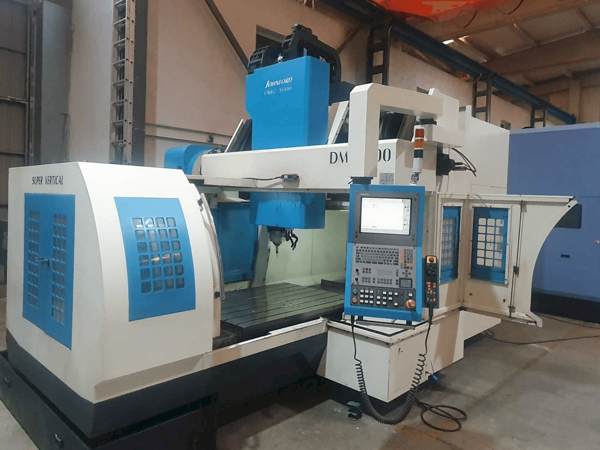 Vue de face de la machine Johnford DMC-1600