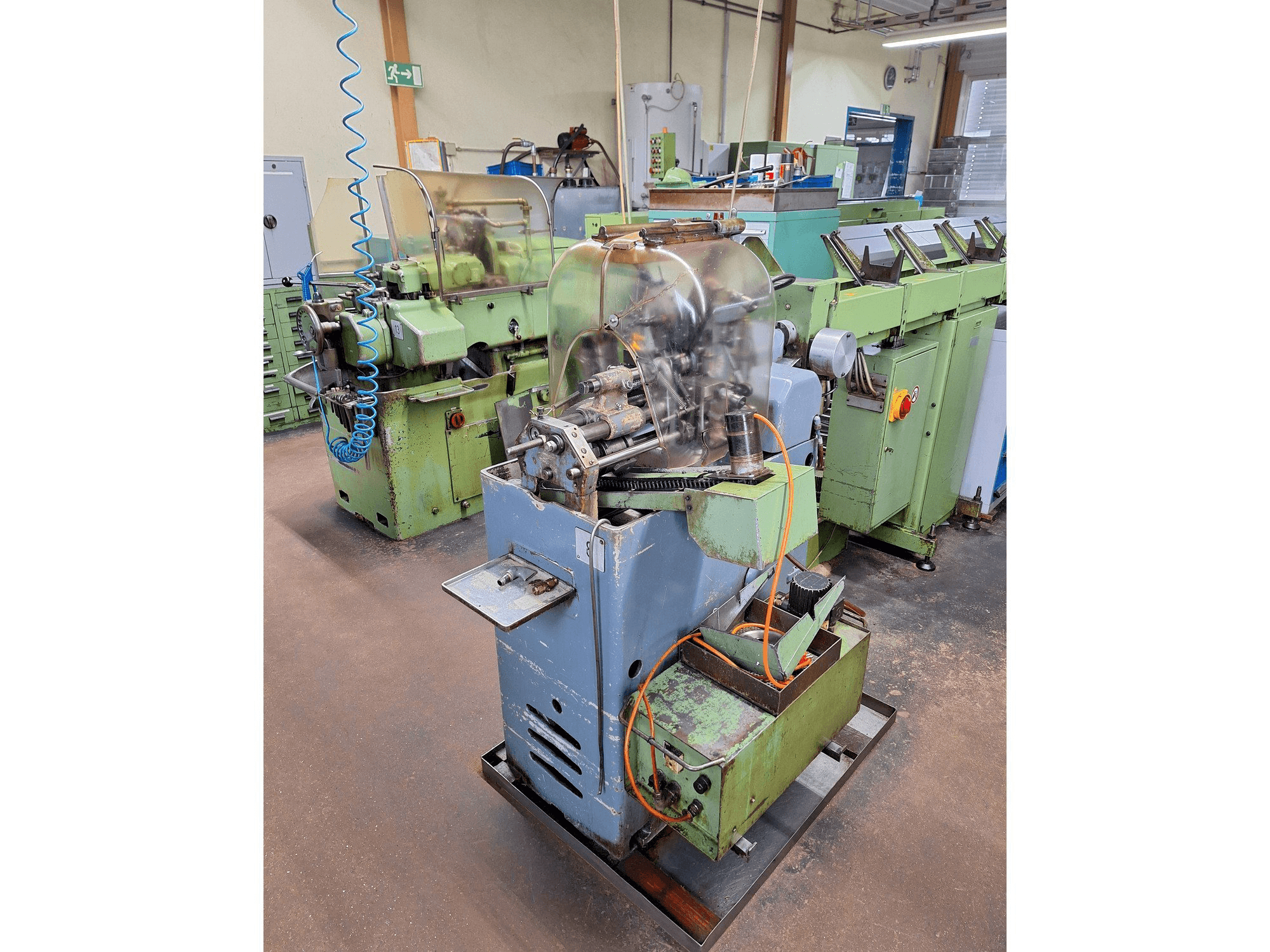 Vue latérale gauche de la machine TRAUB A25