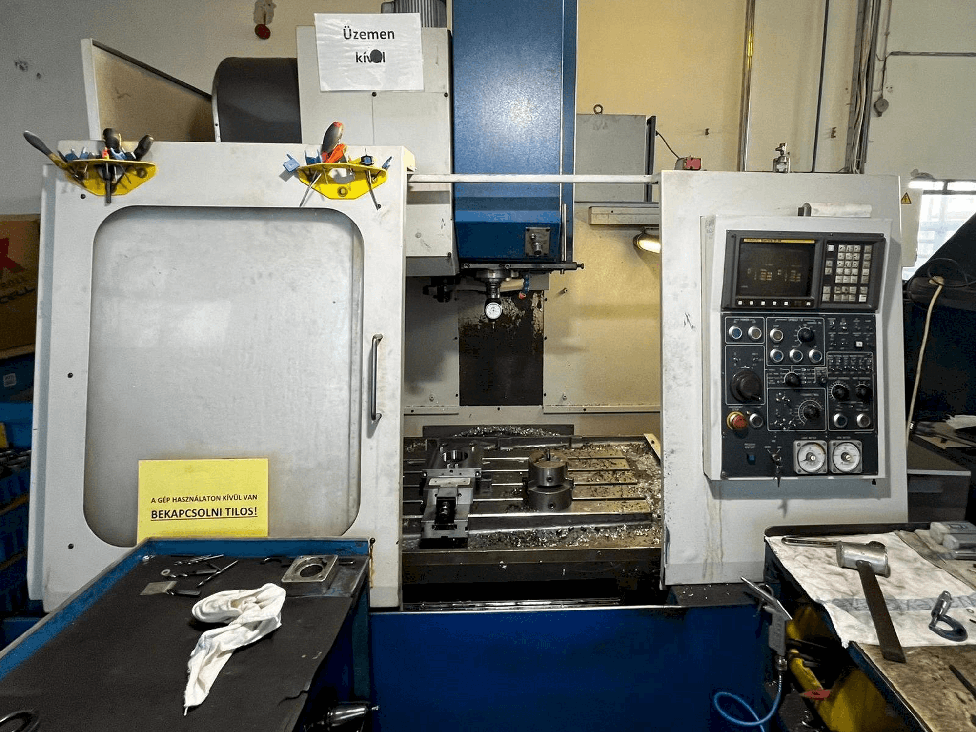 Vue de face de la machine Kia KV 35C