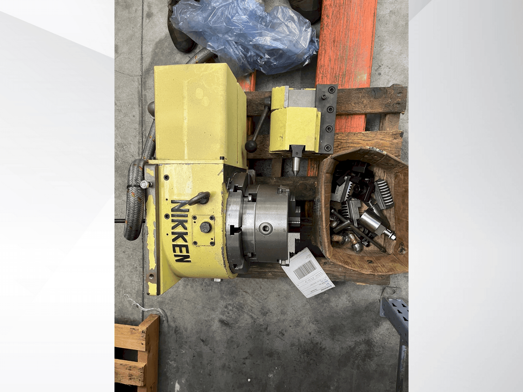 Vue de face de la machine NIKKEN CNC 260