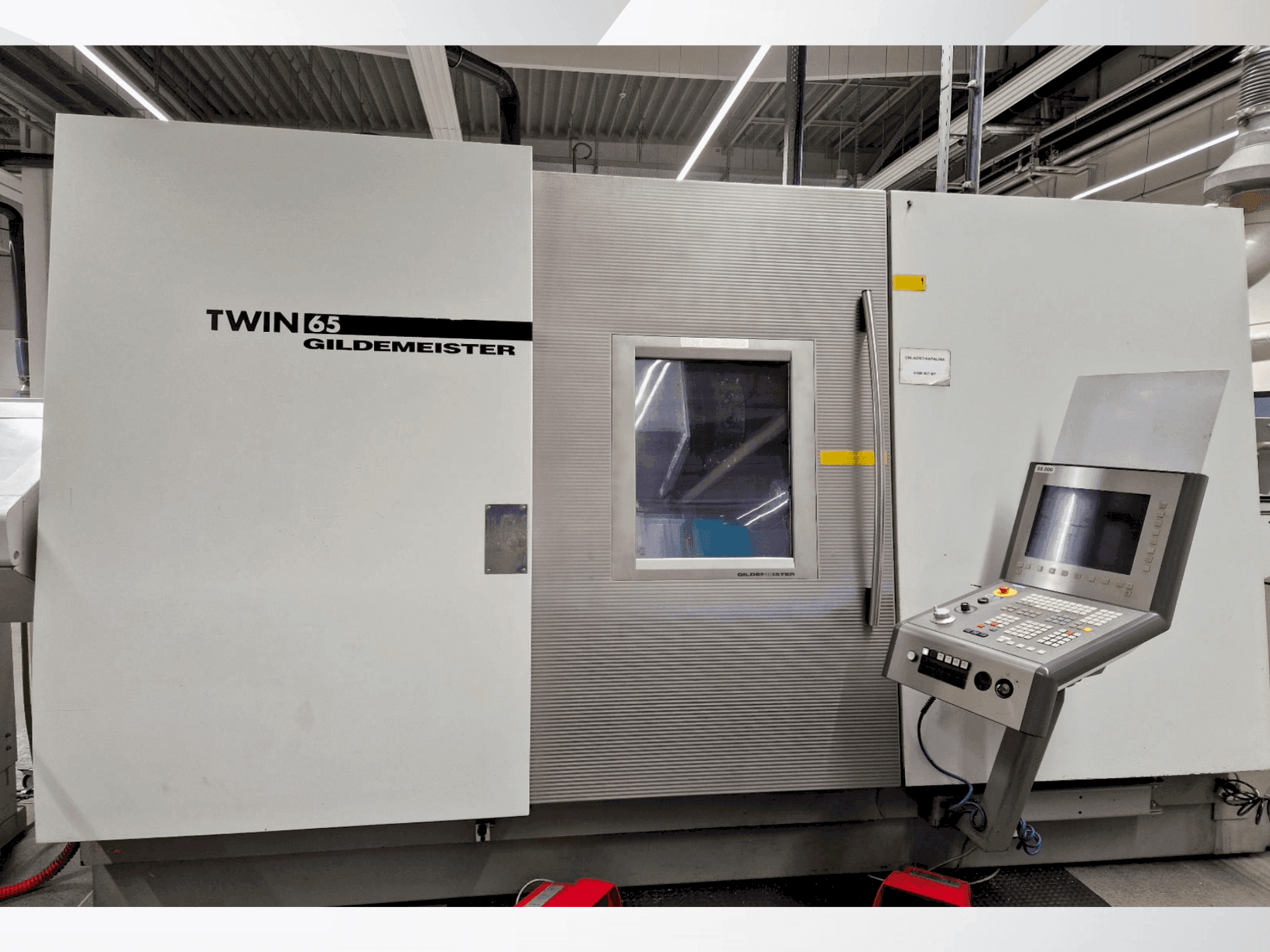 Vue de face de la machine Gildemeister TWIN 65 (2004)