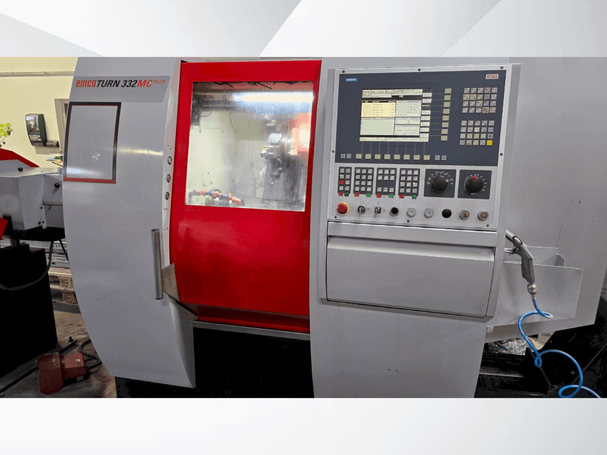 Vue de face de la machine EMCO TURN 332 MC