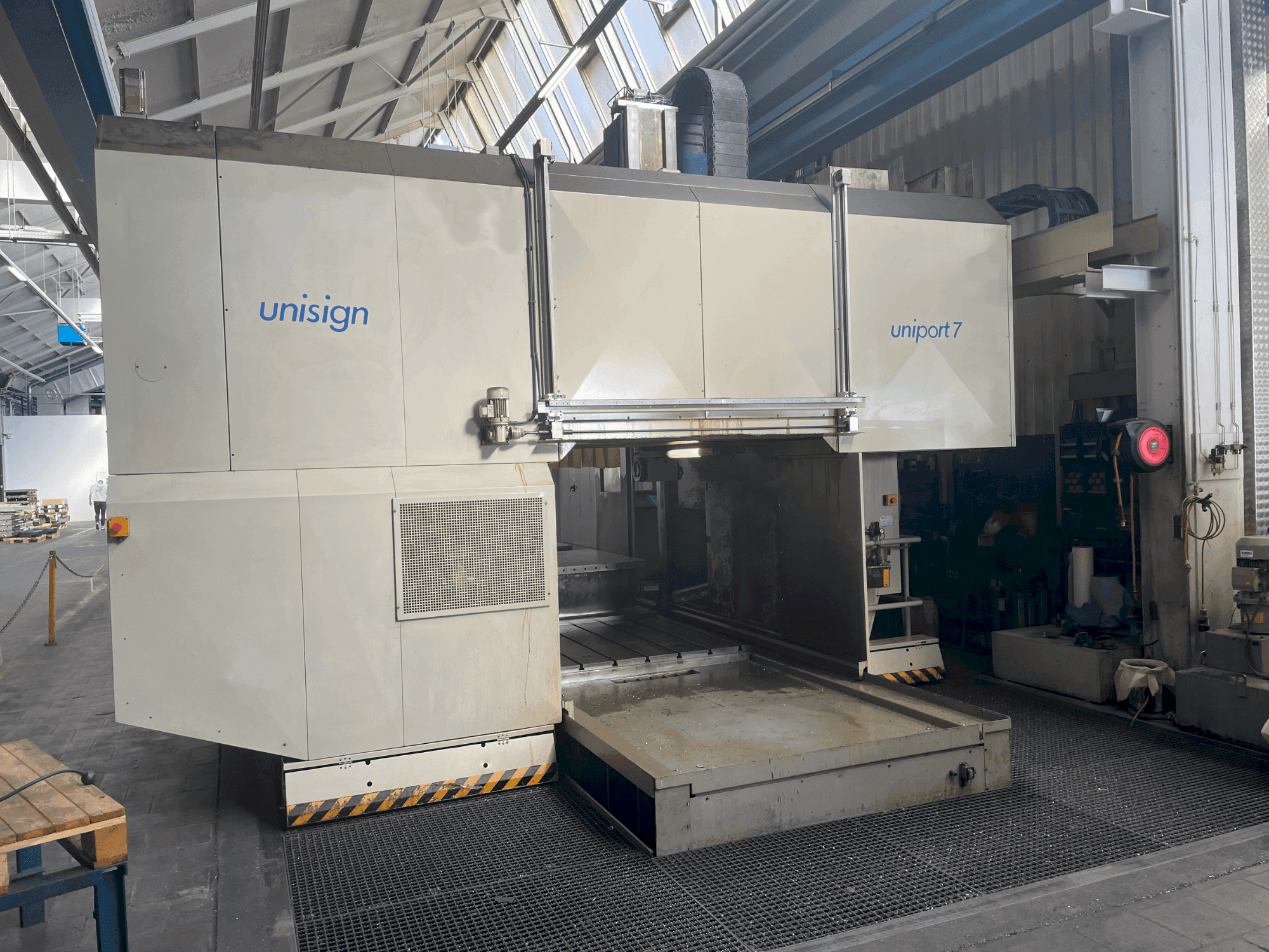 Vue de face de la machine Unisign UNIPORT 7