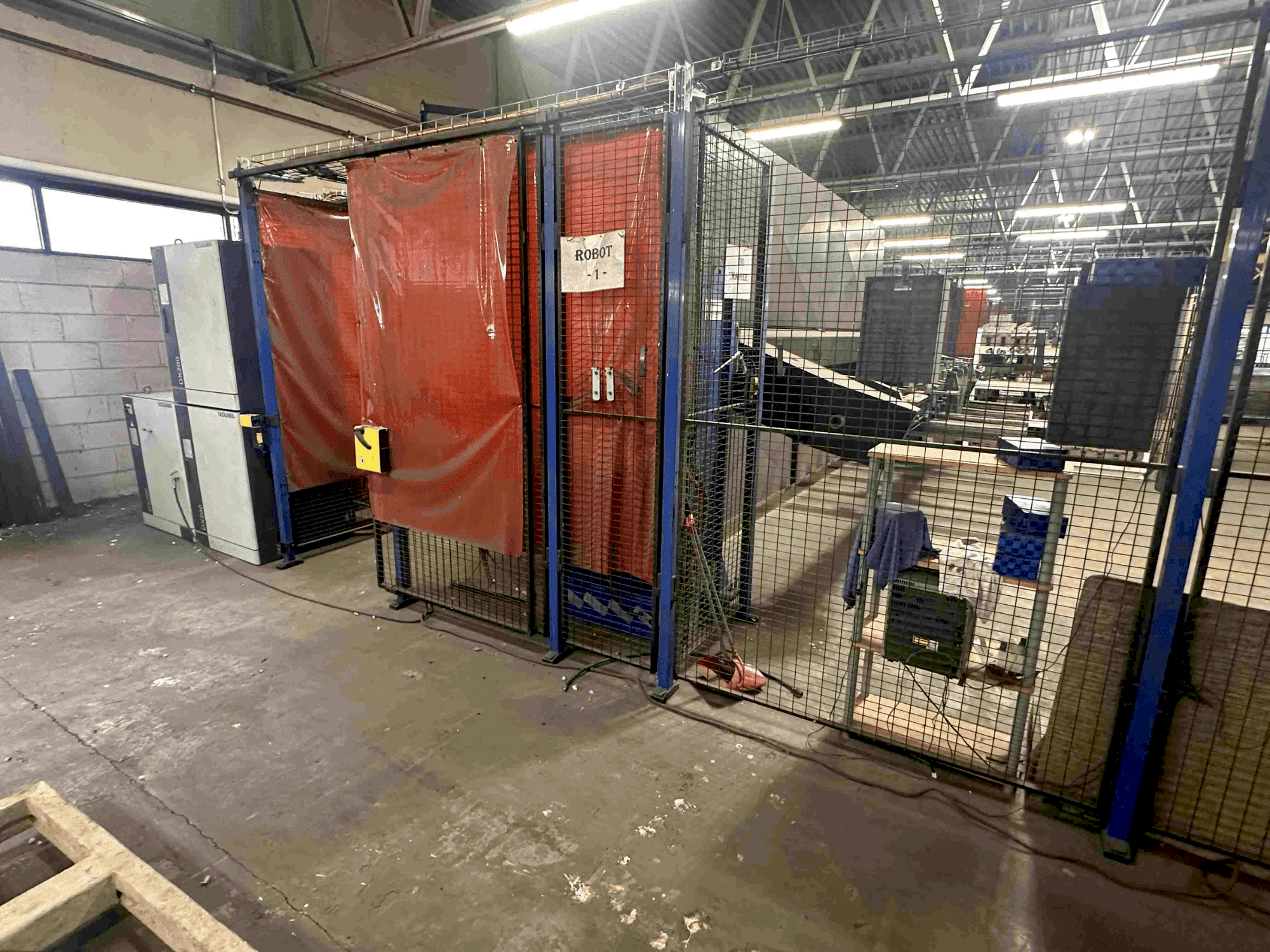 Vue de face de la machine Yaskawa RM2-2000 S6D