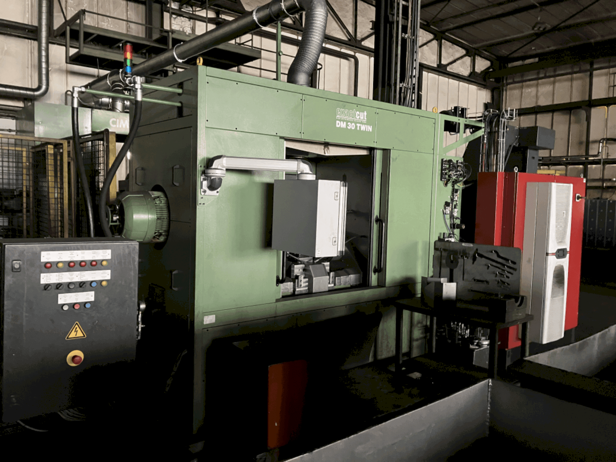 Vue de face de la machine ExactCut DM 30 TWIN