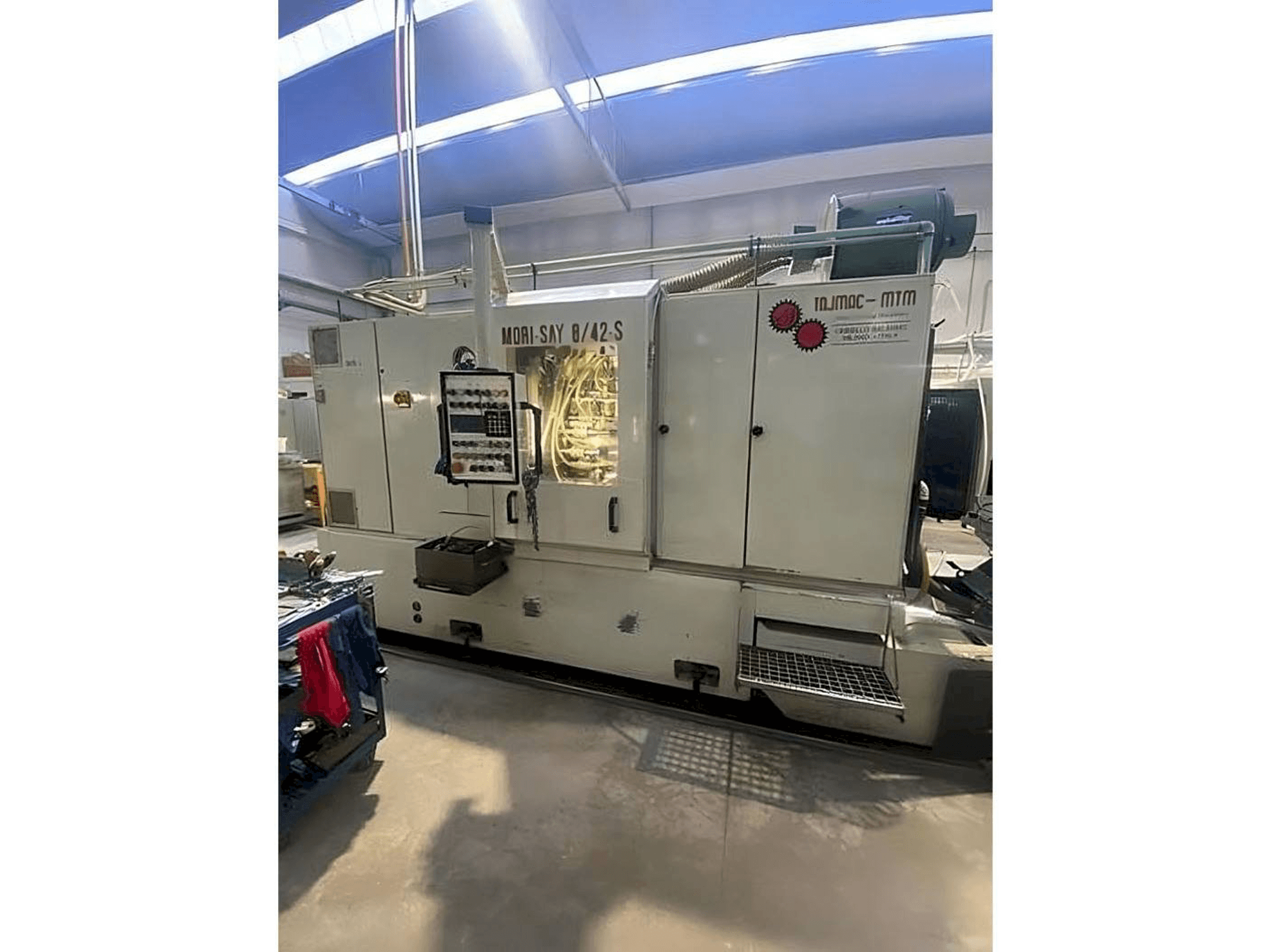 Vue de face de la machine MORI SAY 8/42-S