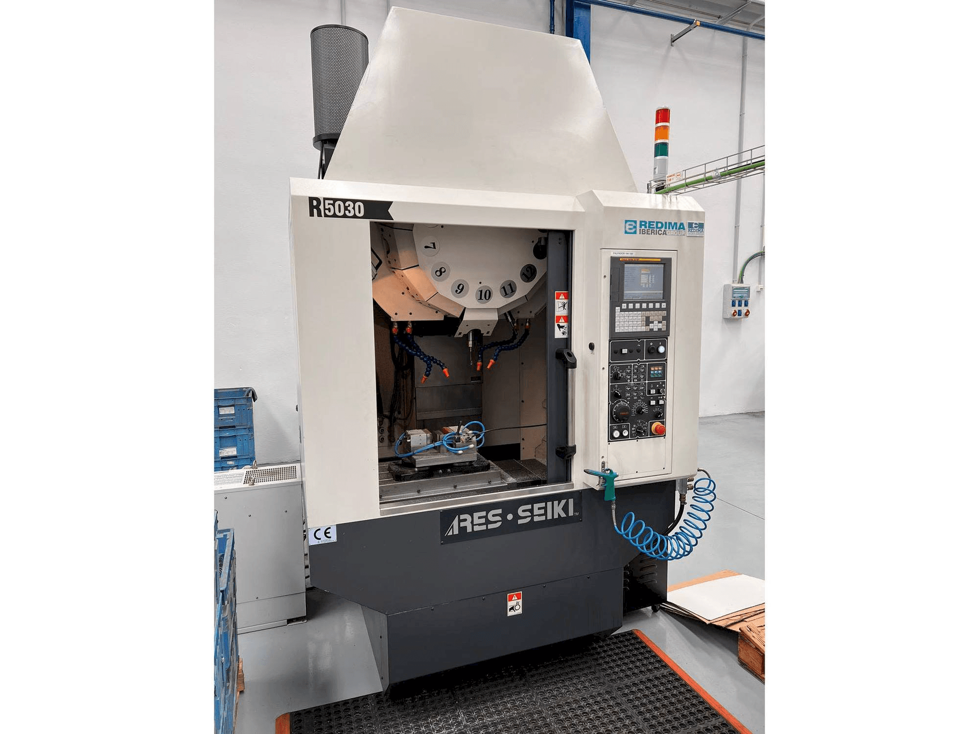 Vue de face de la machine ARES-SEIKI R5030
