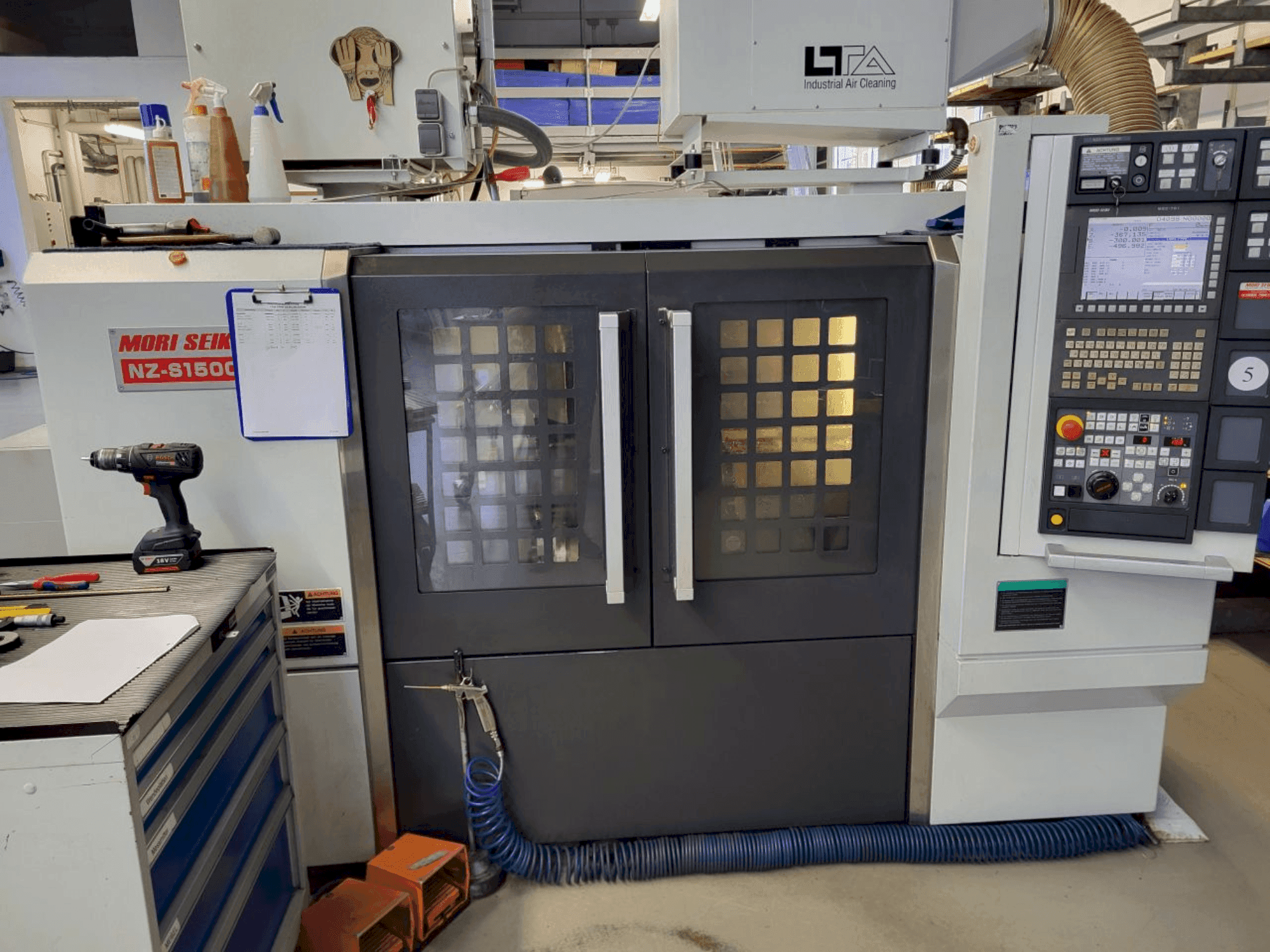 Vue de face de la machine MORI SEIKI NZ-S1500