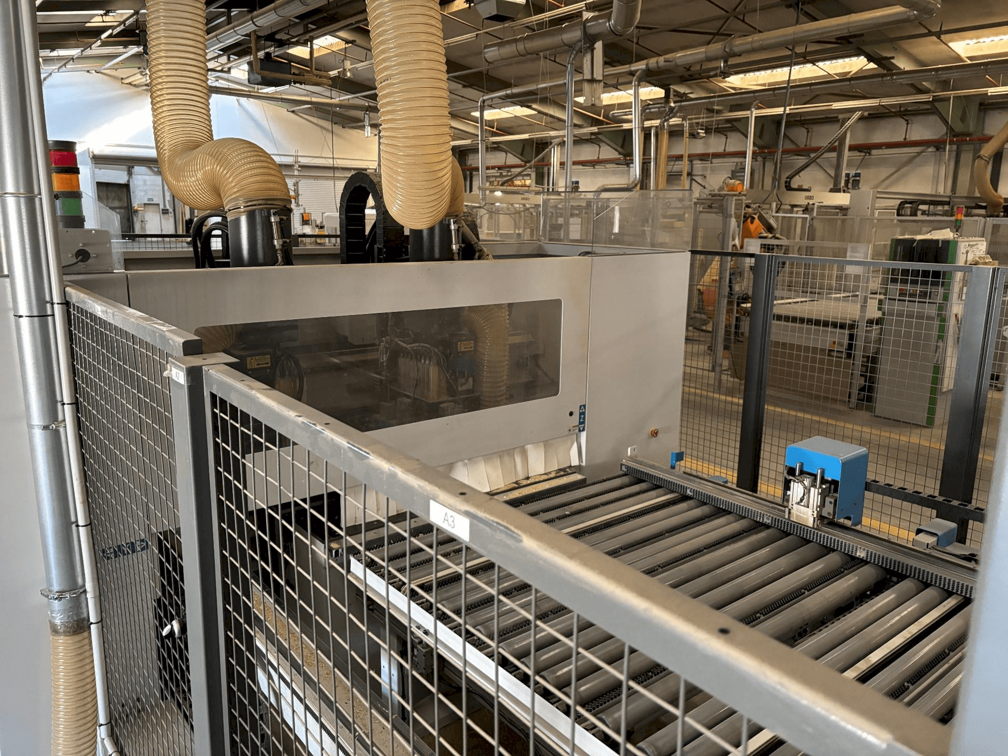 Vue de face de la machine MASTERWOOD MASTERDRILL TF 600 SA