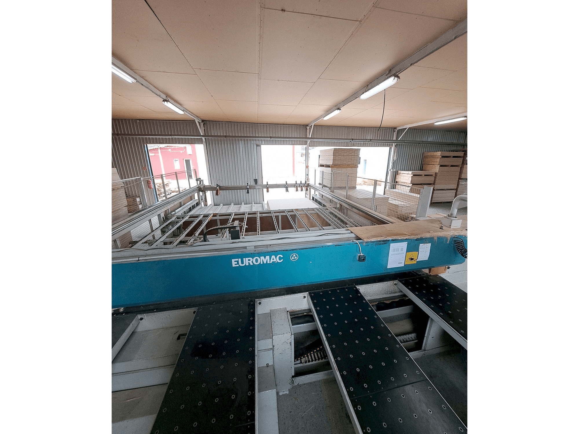 Vue de face de la machine Euromac LOGICA PINZE TAVOLA 4500