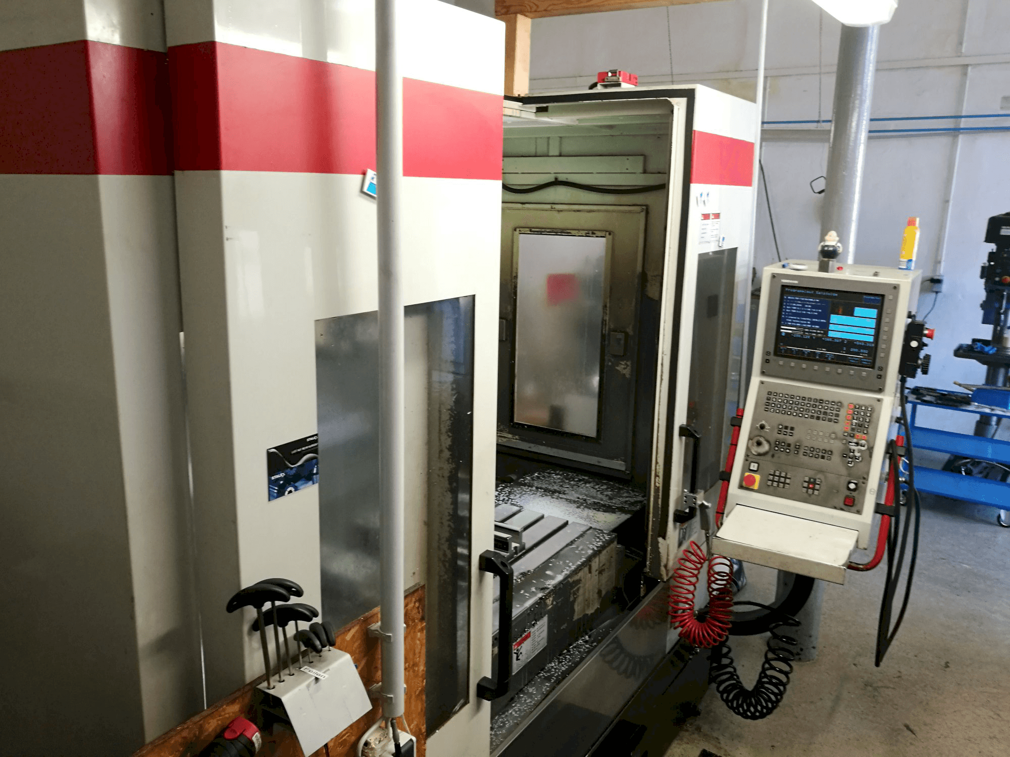 Left view of Quaser MV 204 II E Machine