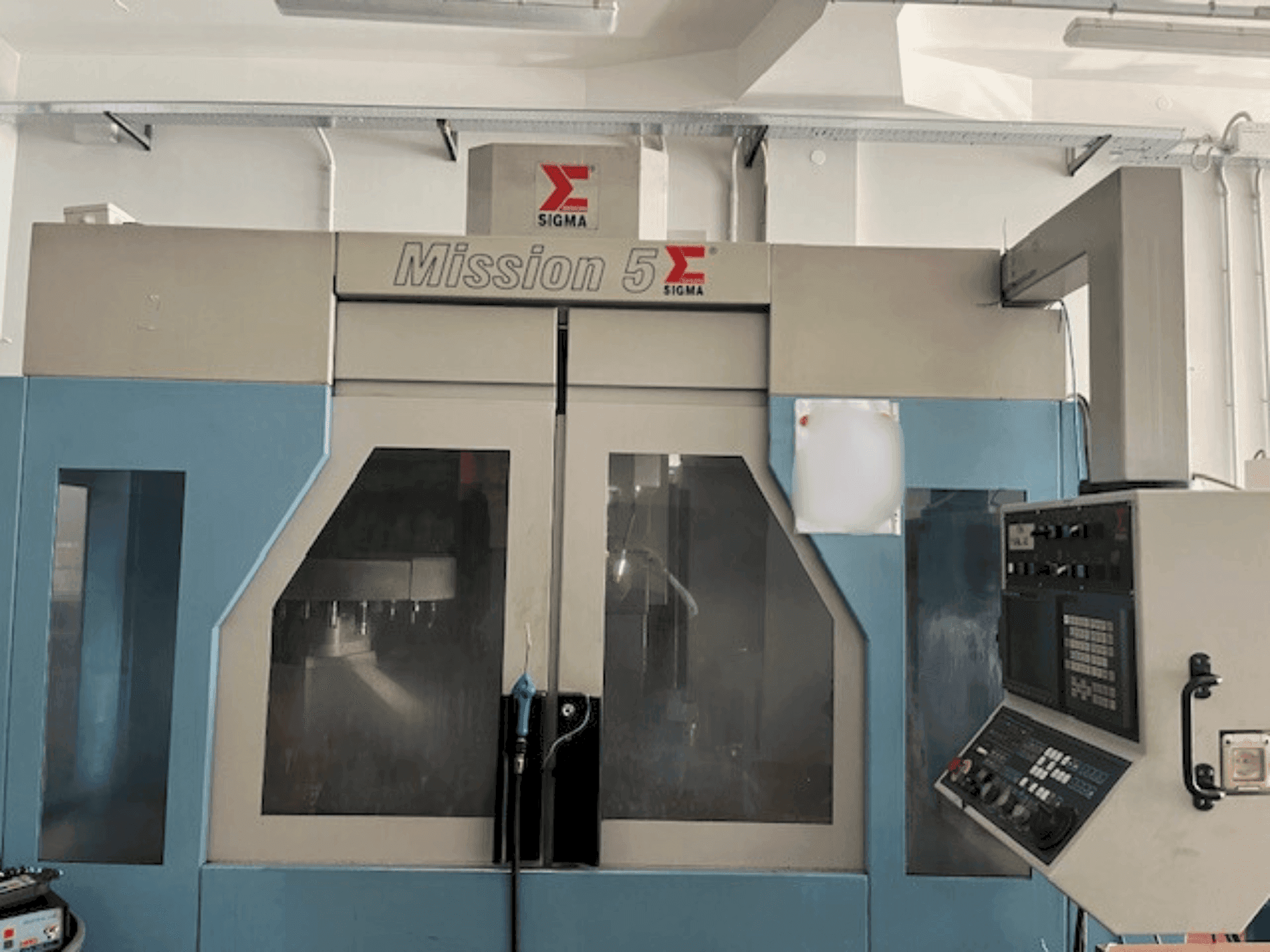 Vue de face de la machine Sigma Mission 5