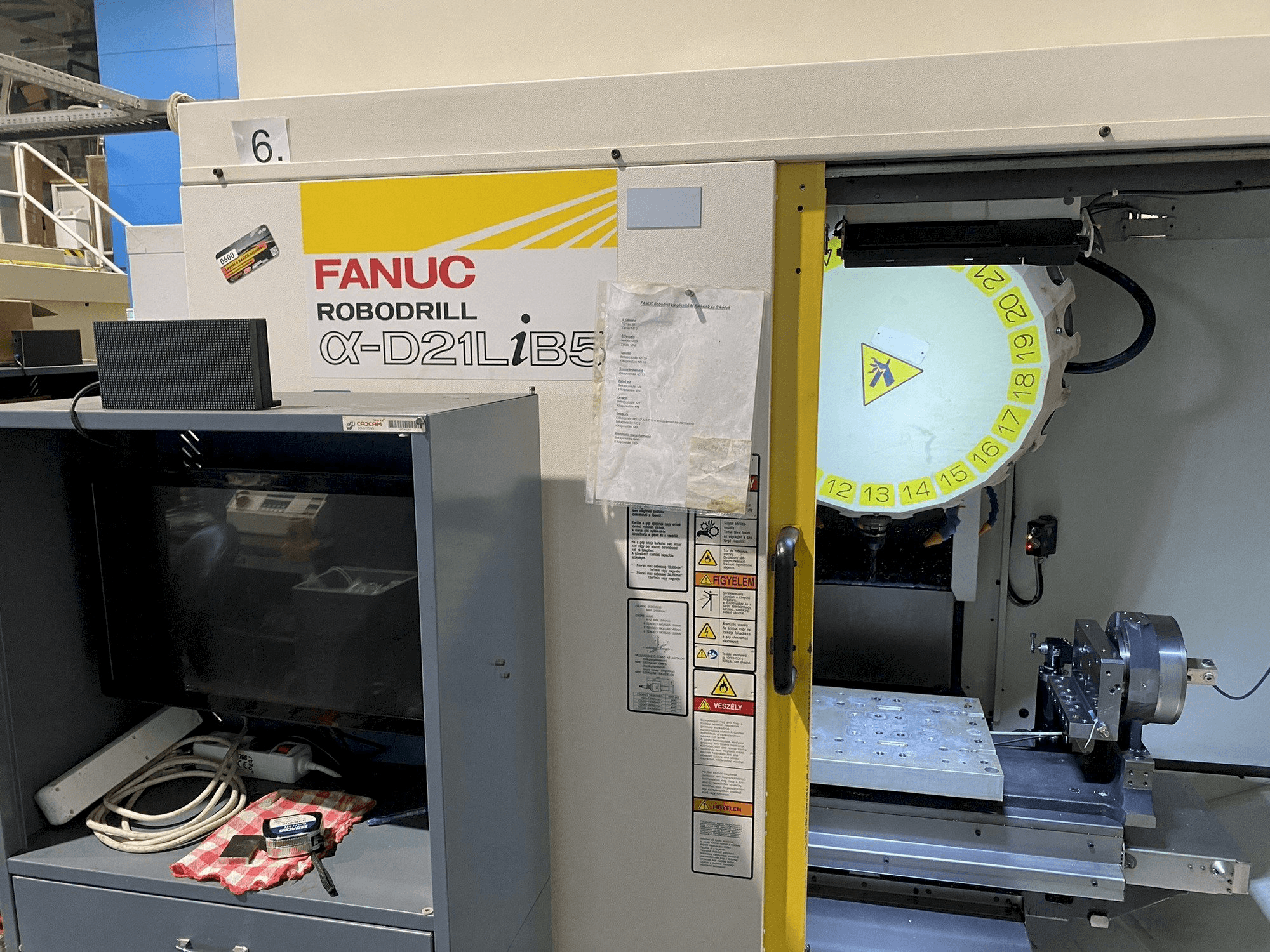 Vue de face de la machine FANUC Robodrill Alpha D21LiA5