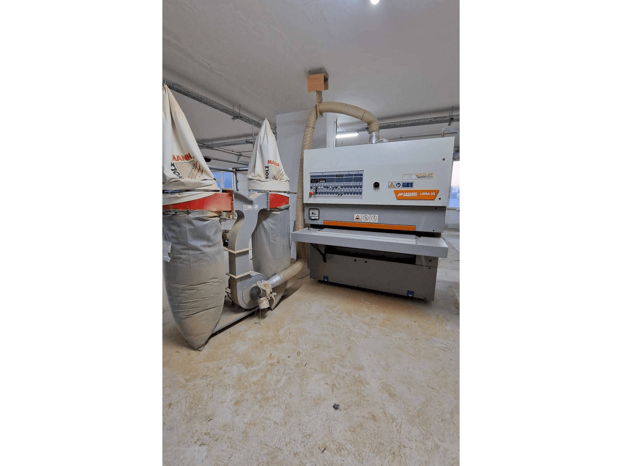 Vue de face de la machine CASADEI LIBRA 35