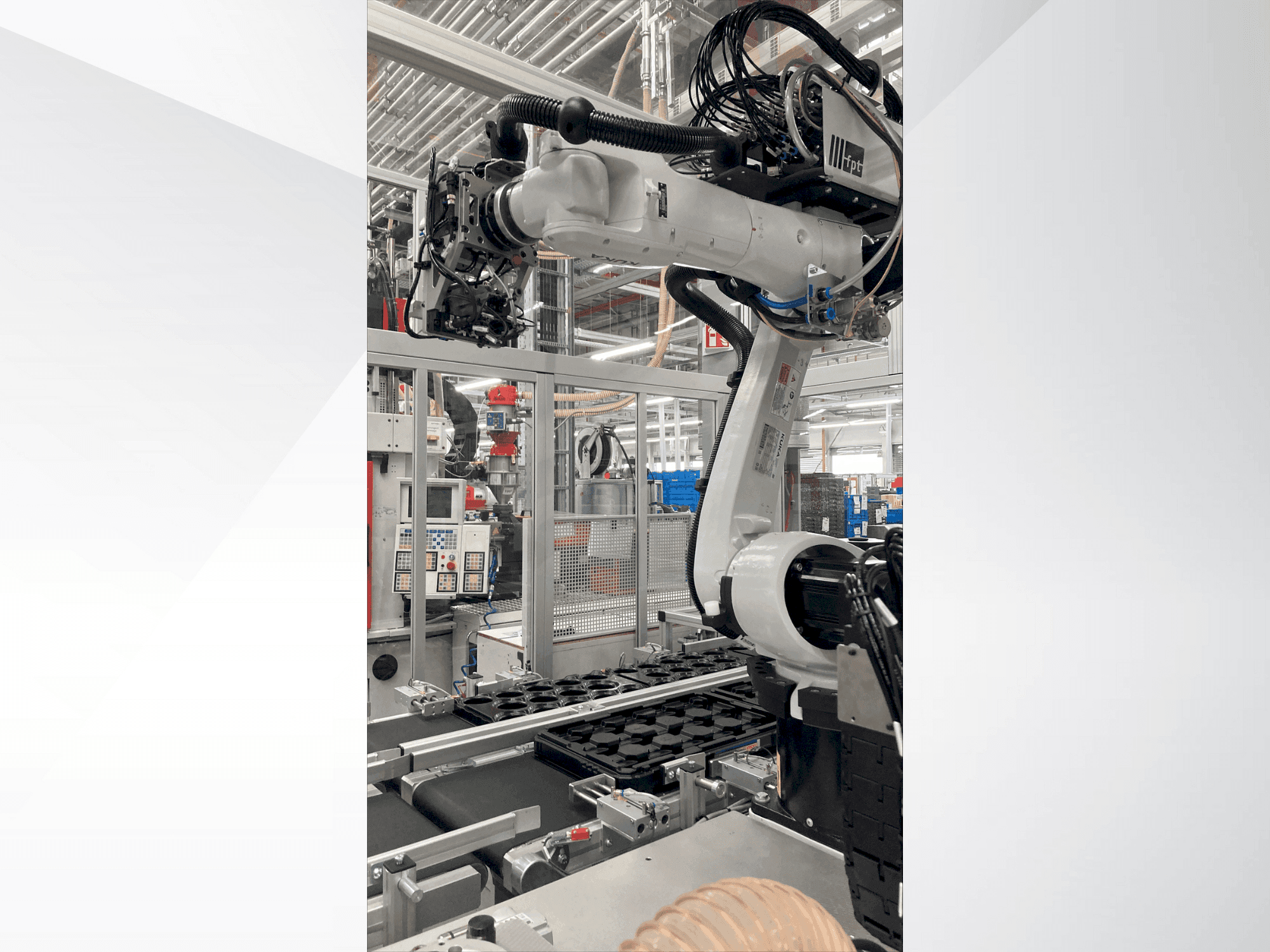 Vue de face de la machine KUKA KR 10 R1440-2