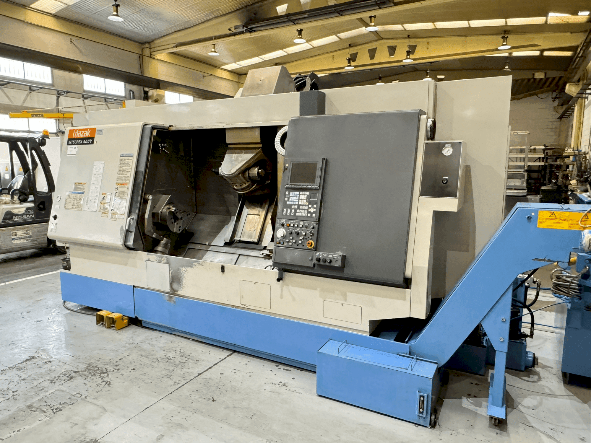 Vue de face de la machine Mazak Integrex 400 Y