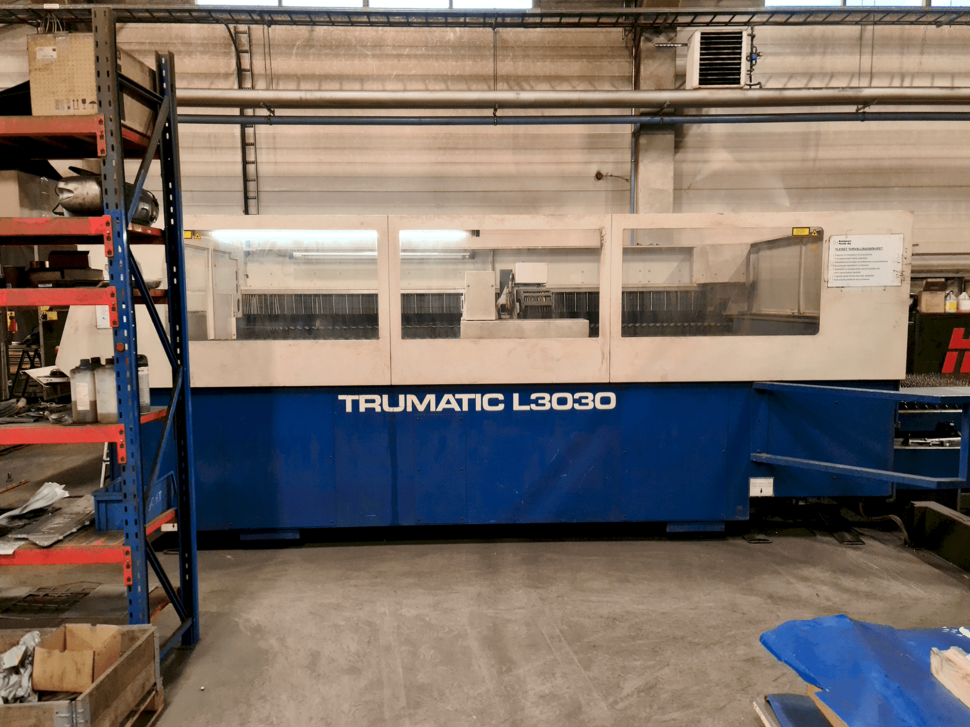 Vue de face de la machine Trumpf Trumatic L3030 4kW