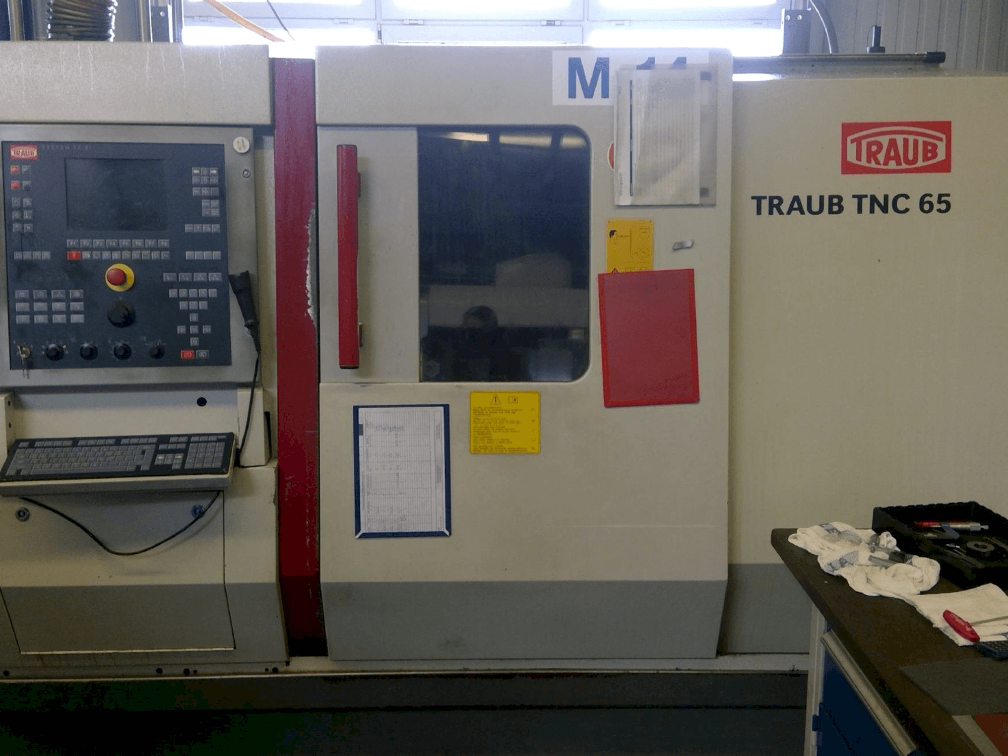 Vue de face de la machine TRAUB TNC 42/65