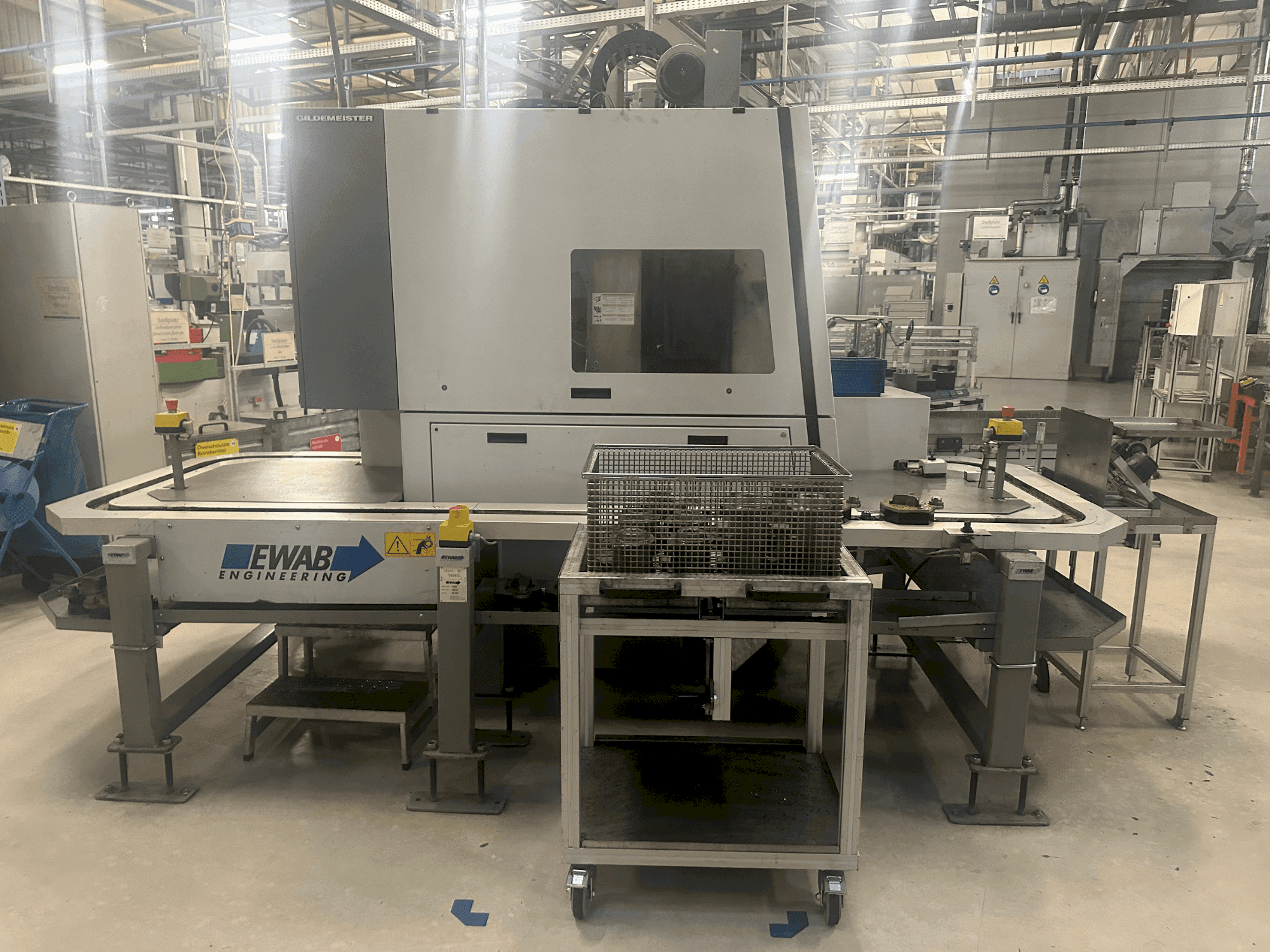 Vue de face de la machine DMG Gildemeister CTV 250