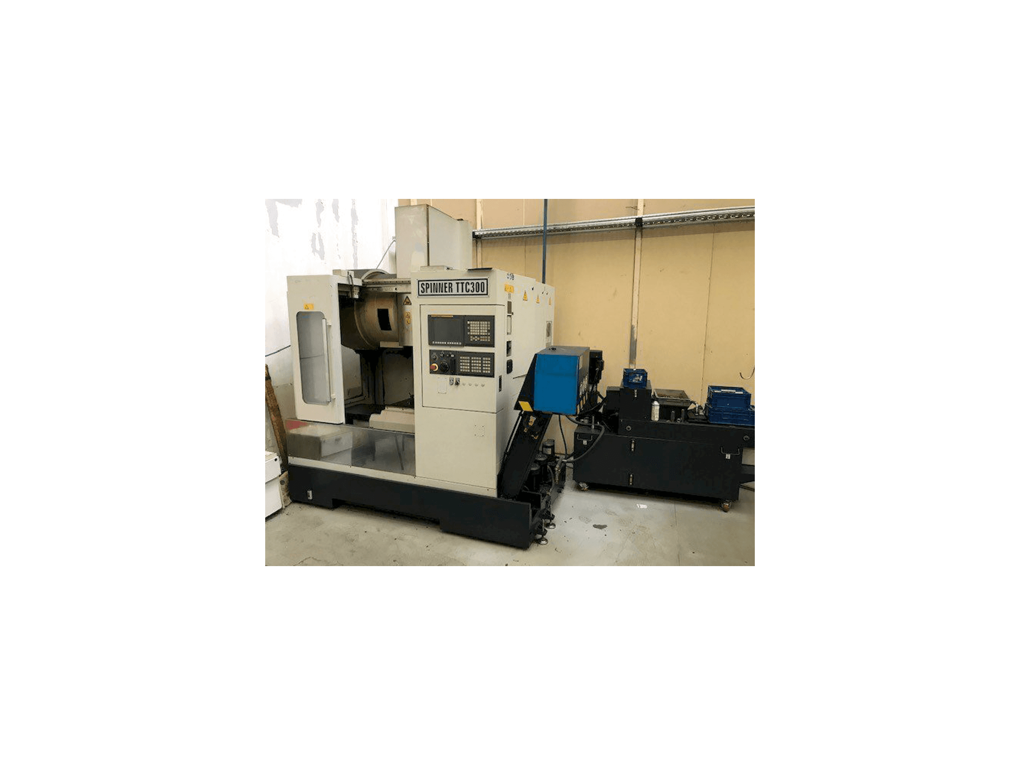 Vue de face de la machine SPINNER TTC300 52 SMMCY