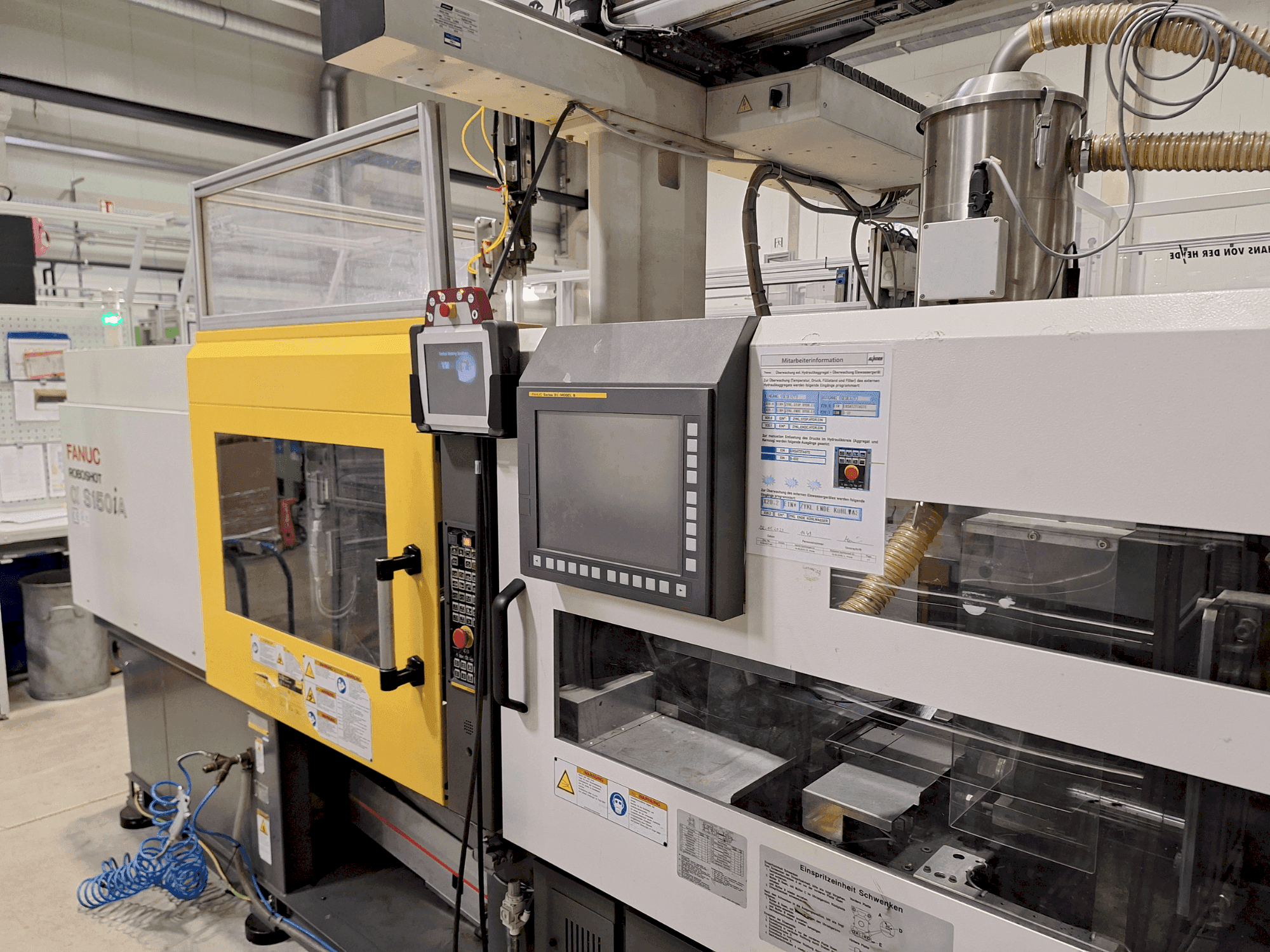 Vue de face de la machine FANUC Roboshot S150iA