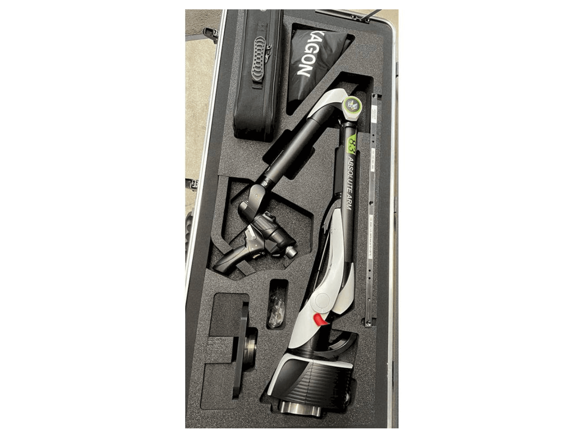 Vue de face de la machine Hexagon RA8 V1