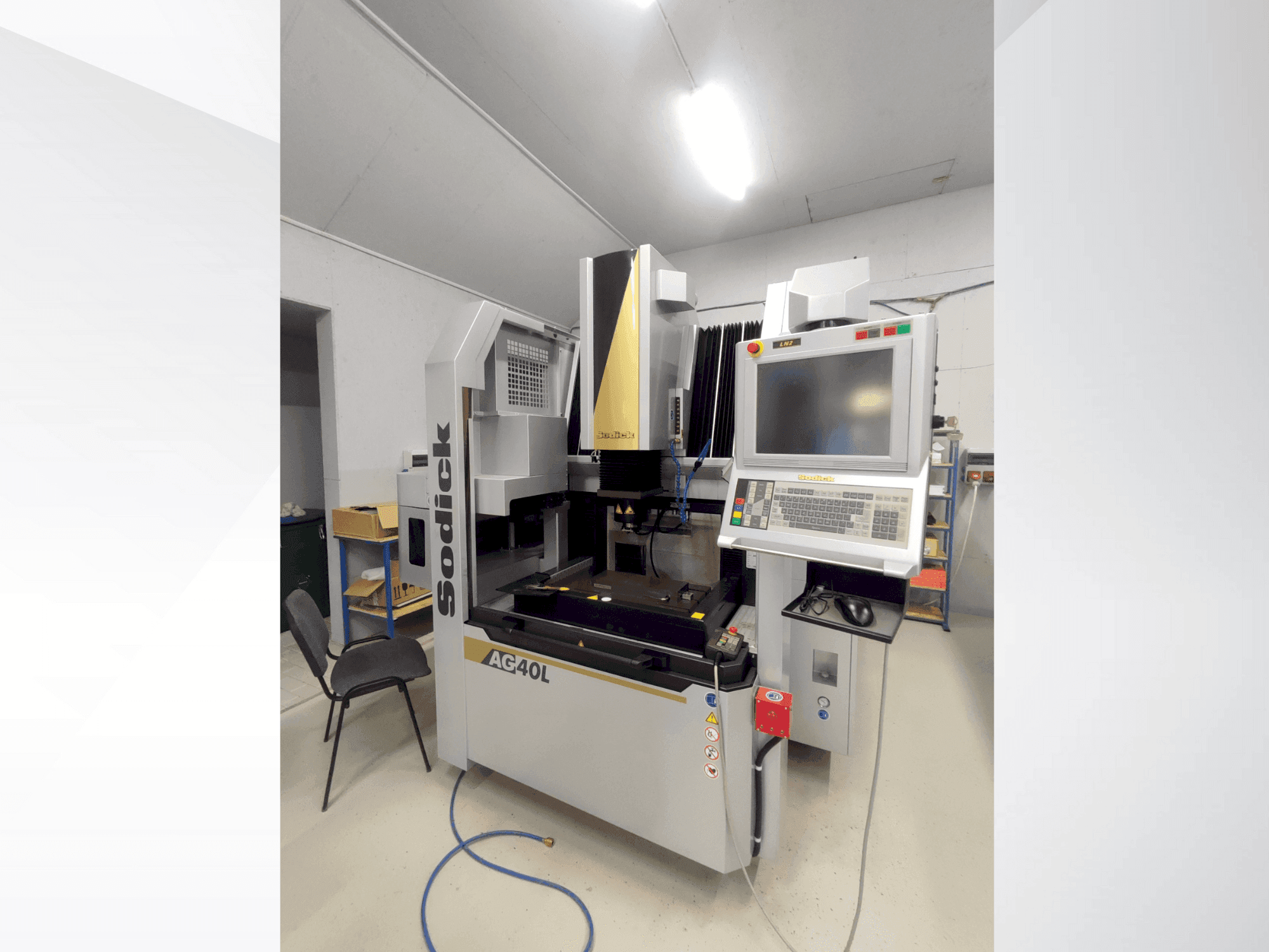 Vue de face de la machine Sodick AG40L