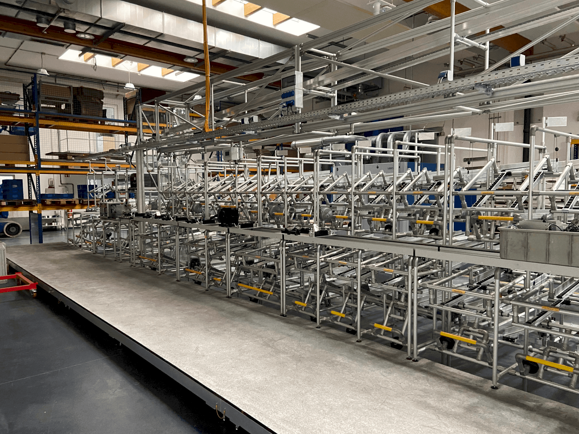 Vue de face de la machine ITEM Montageplatz Venta