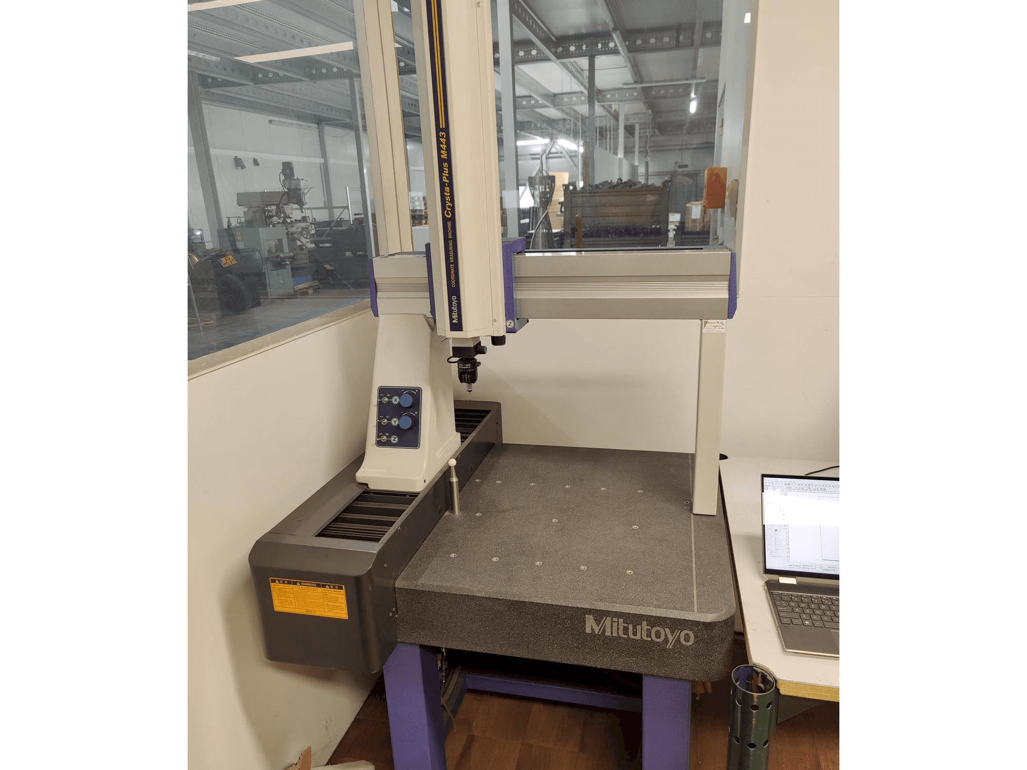 Front view of Mitutoyo Crysta-Plus M443 machine