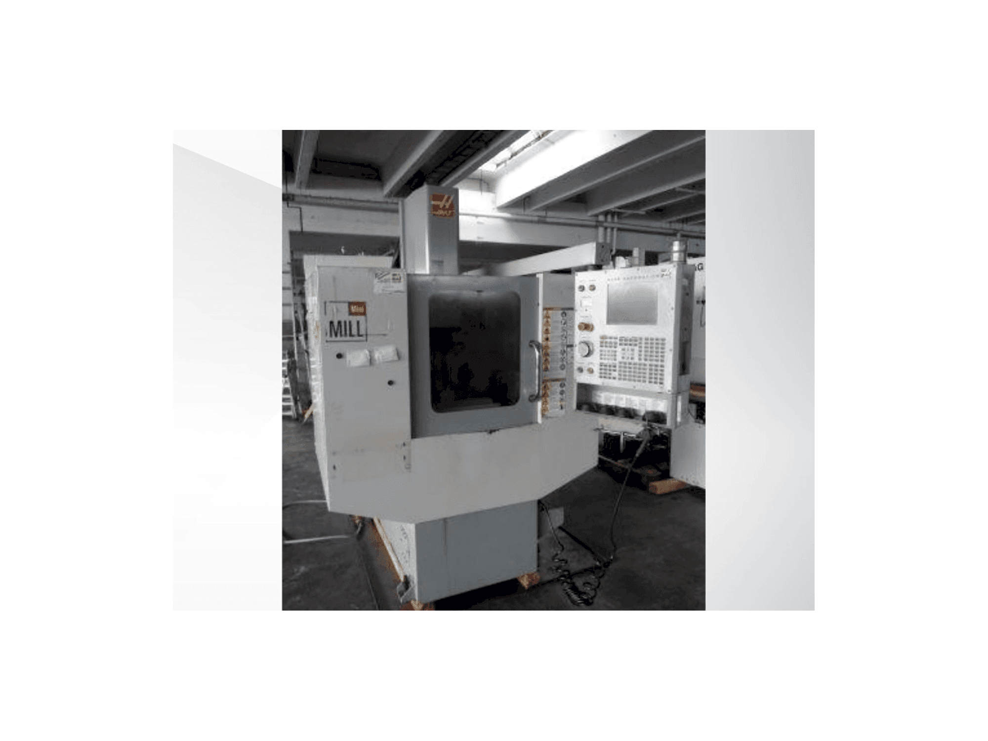 Vue de face de la machine HAAS MiniMill