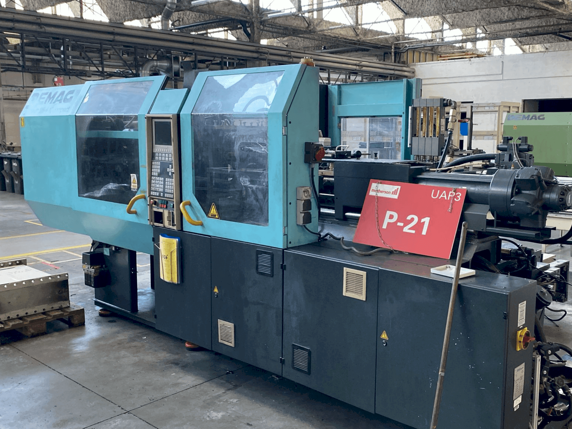 Vue de face de la machine DEMAG Ergotech Compact 125-440