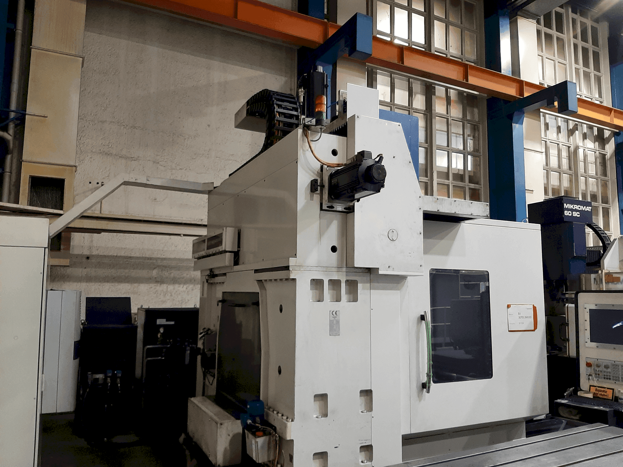 Vue de face de la machine MIKROMAT 8V