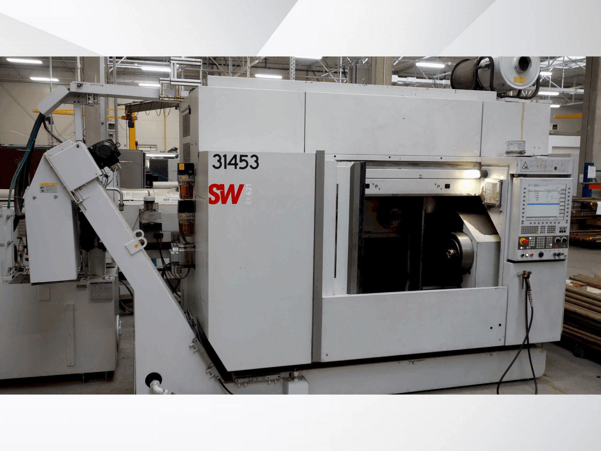 Vue de face de la machine SW BX 621