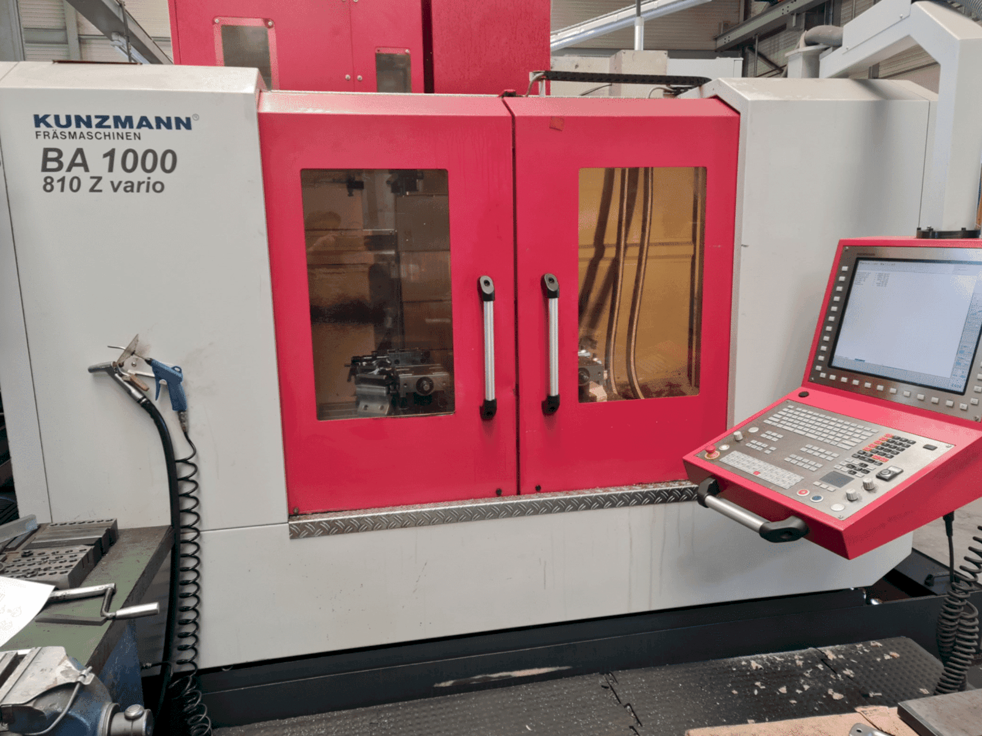 Vue de face de la machine KUNZMANN BA 1000/810 Vario (2013)