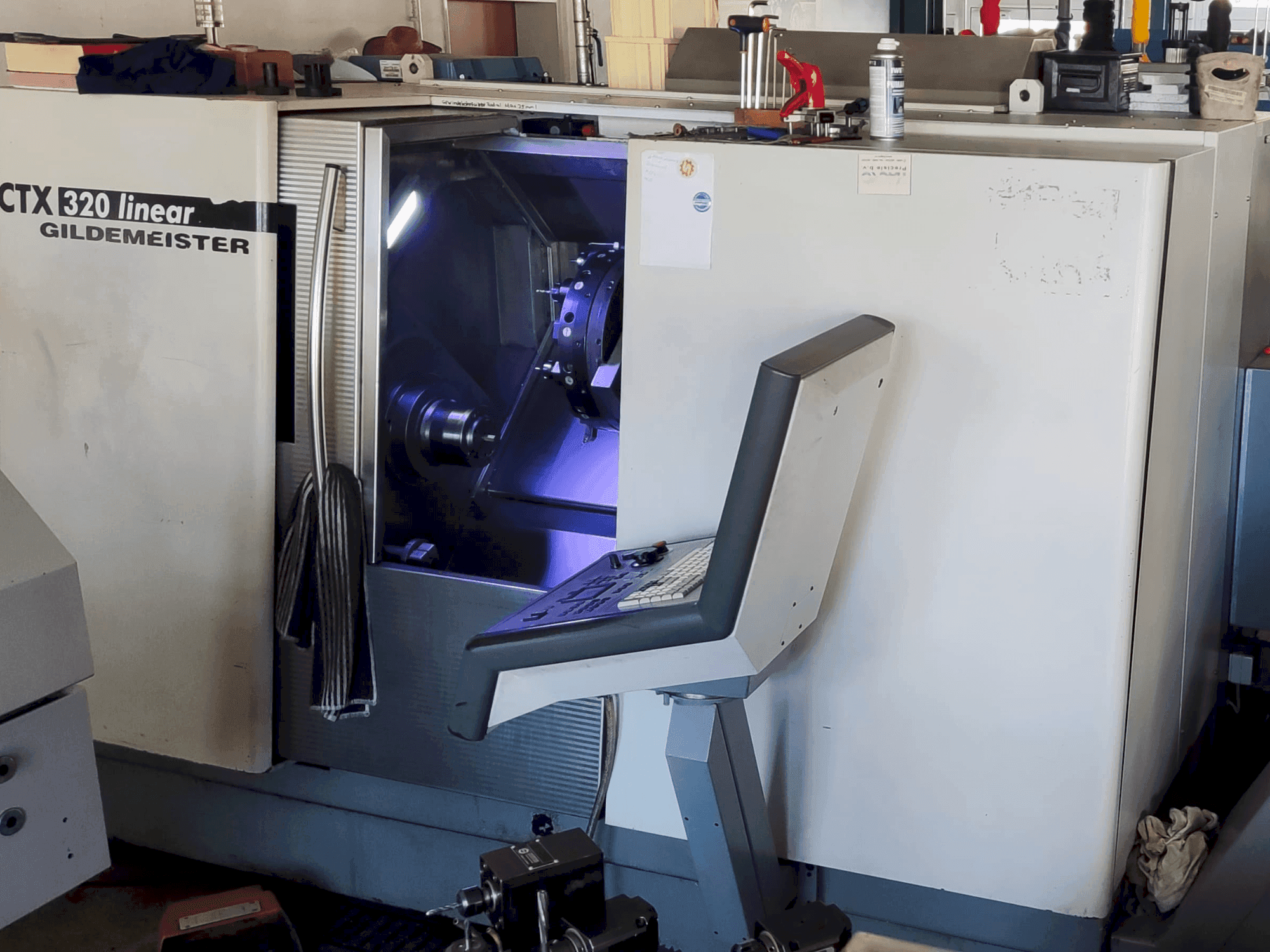Vue de face de la machine DMG GILDEMEISTER CTX 320 linear V3