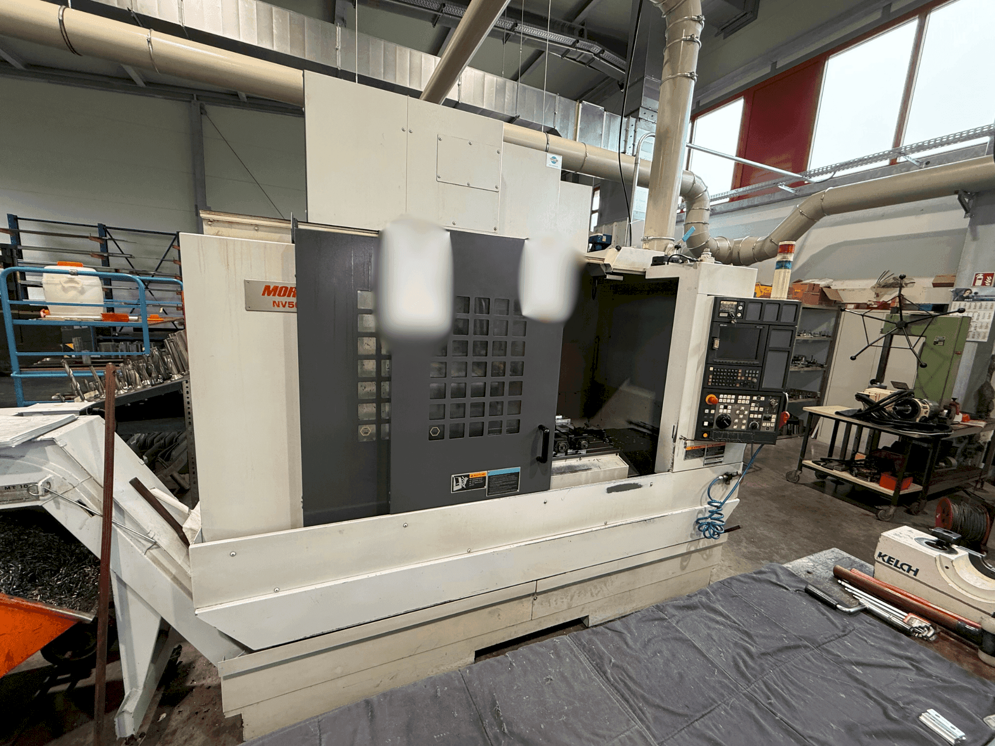 Vue de face de la machine MORI SEIKI NV 5000 a1 B/40