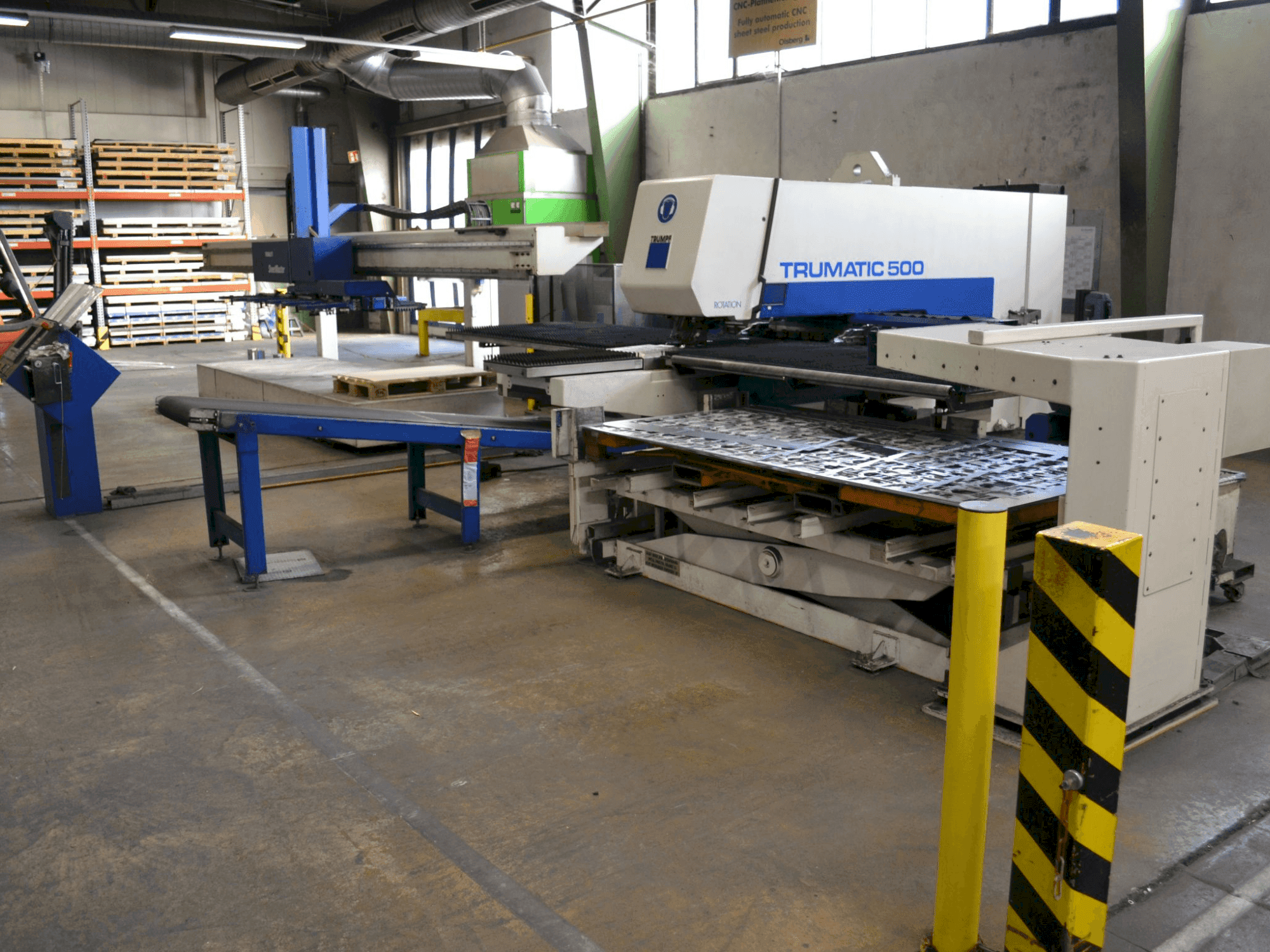 Vue de face de la machine TRUMPF Trumatic 500