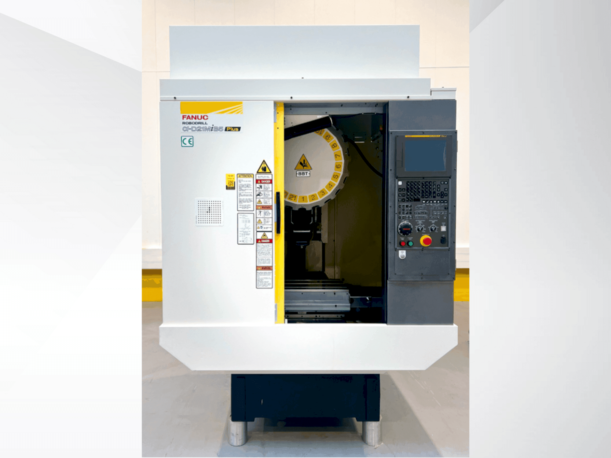 Vue de face de la machine FANUC ROBODRILL α-D21MiB5 Plus