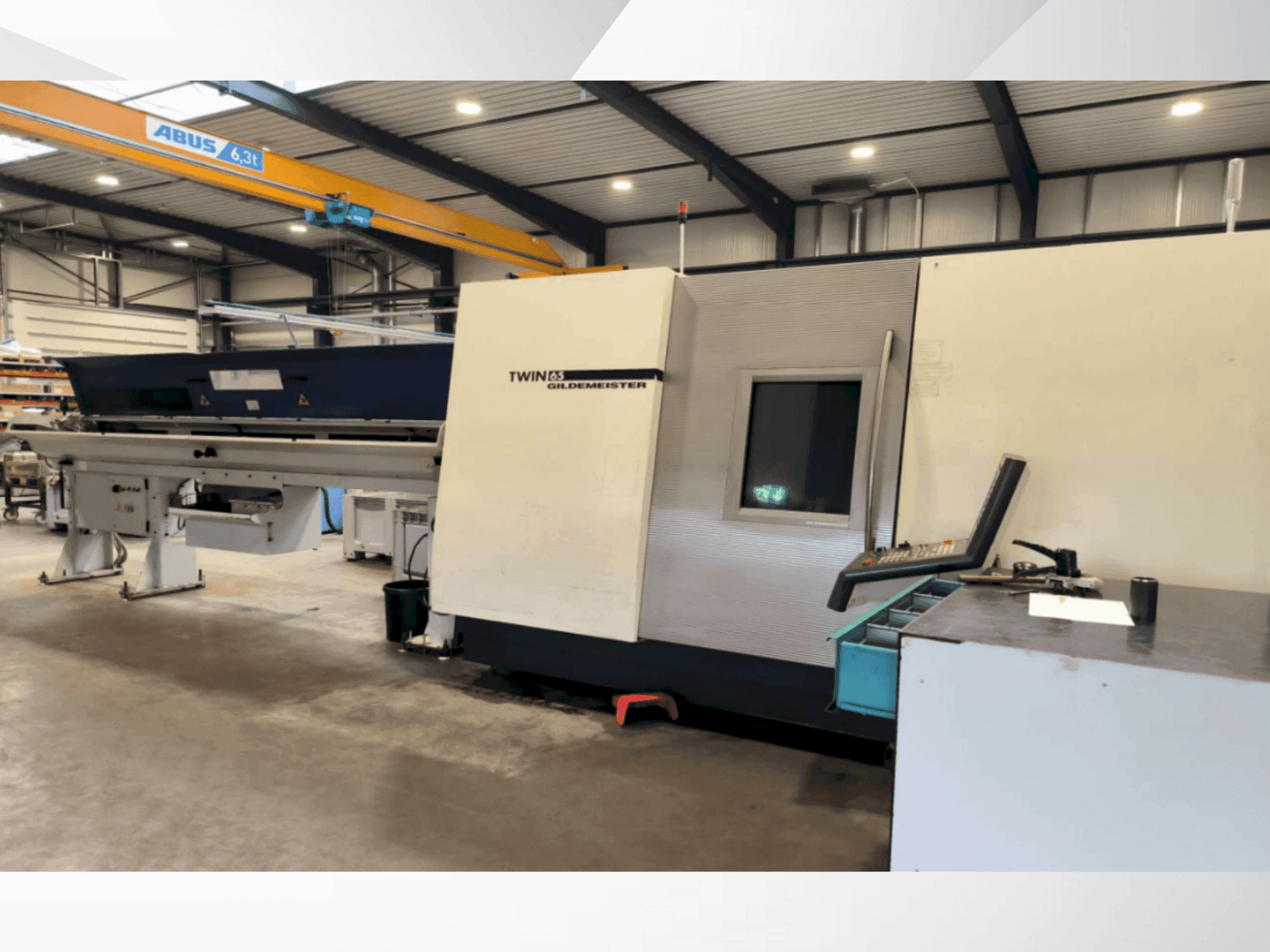 Vue de face de la machine DMG Gildemeister Twin 65