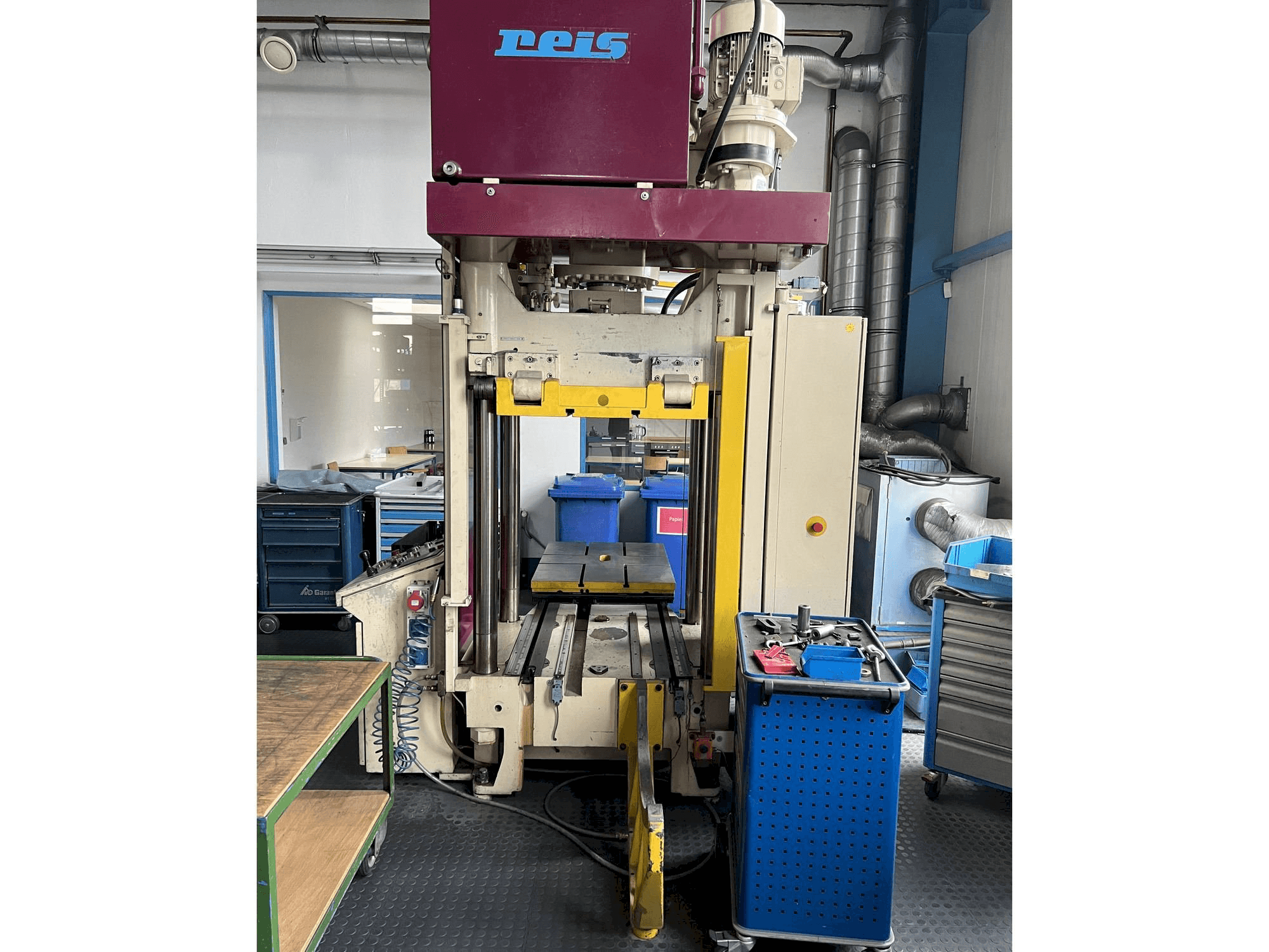 Vue de face de la machine Reis Tus 80-100