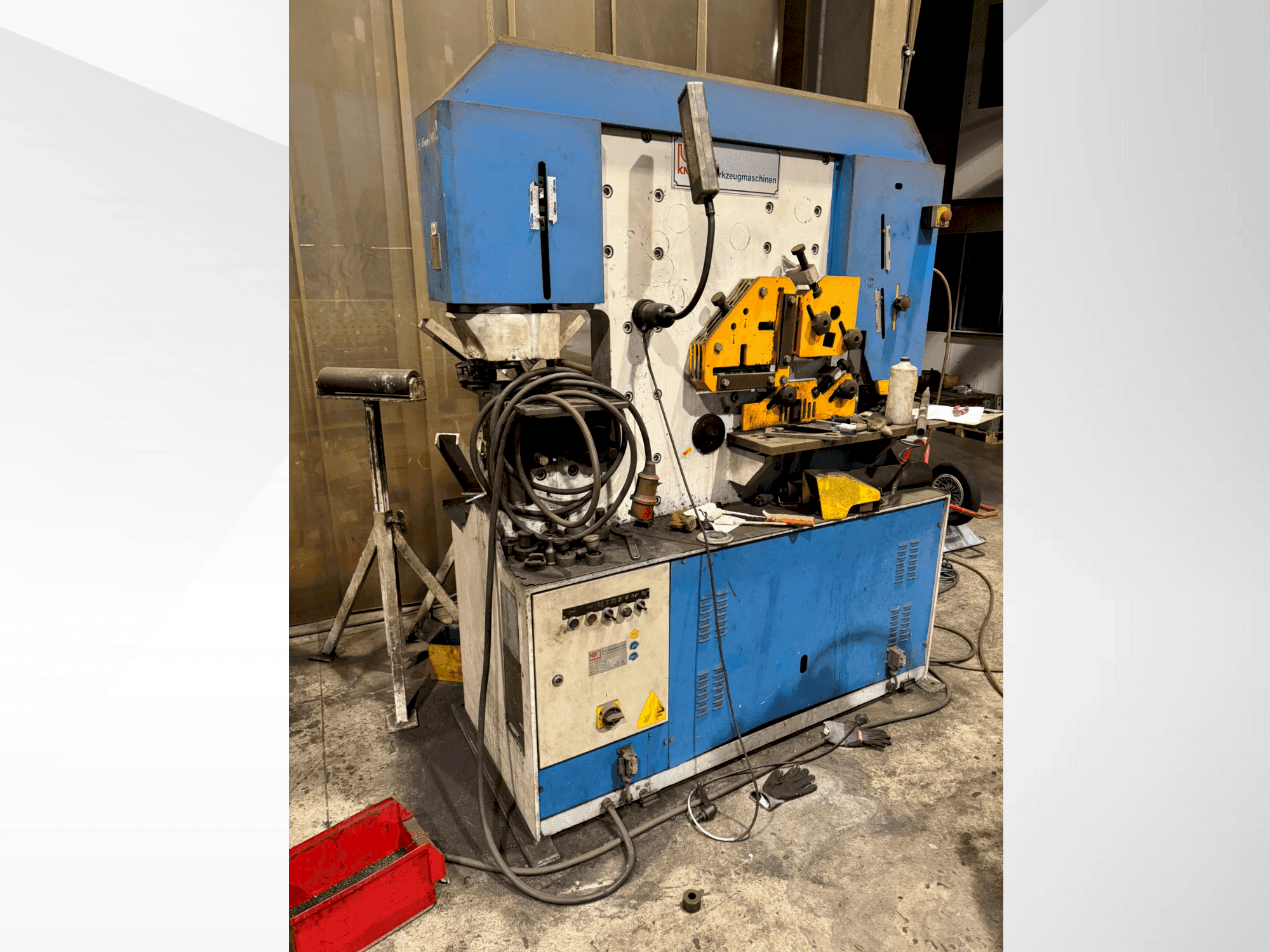 Vue de face de la machine KNUTH HPS 80/1500