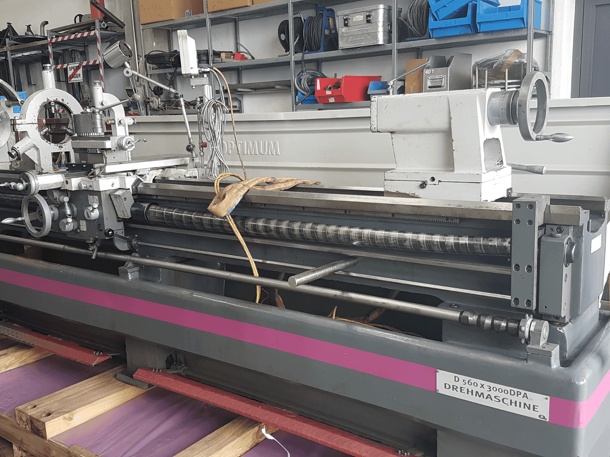 Vue de face de la machine Optimum D 5600x3000